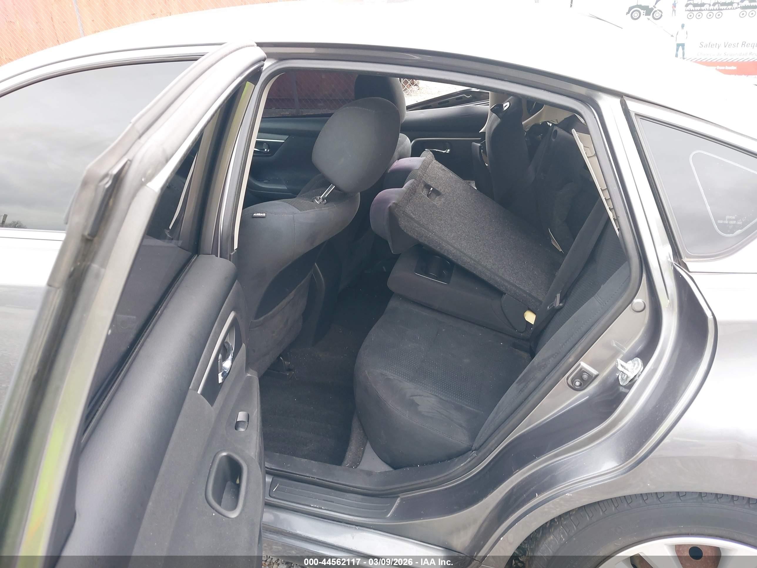 2015 Nissan Altima 2.5 S Silver vin: 1N4AL3AP7FC153397
