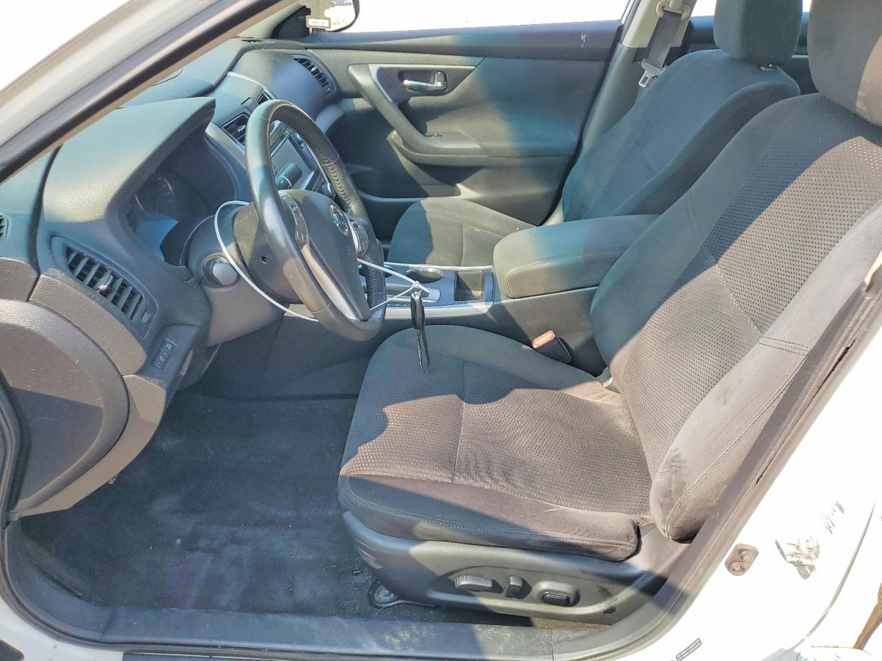 2015 Nissan Altima 2.5 Sv White vin: 1N4AL3AP7FC156395