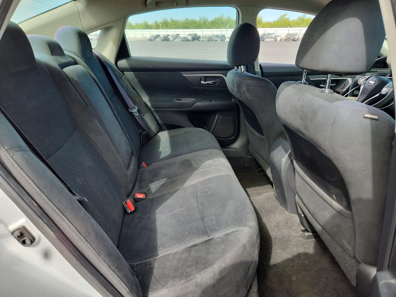2015 Nissan Altima 2.5 S Silver vin: 1N4AL3AP7FC164352