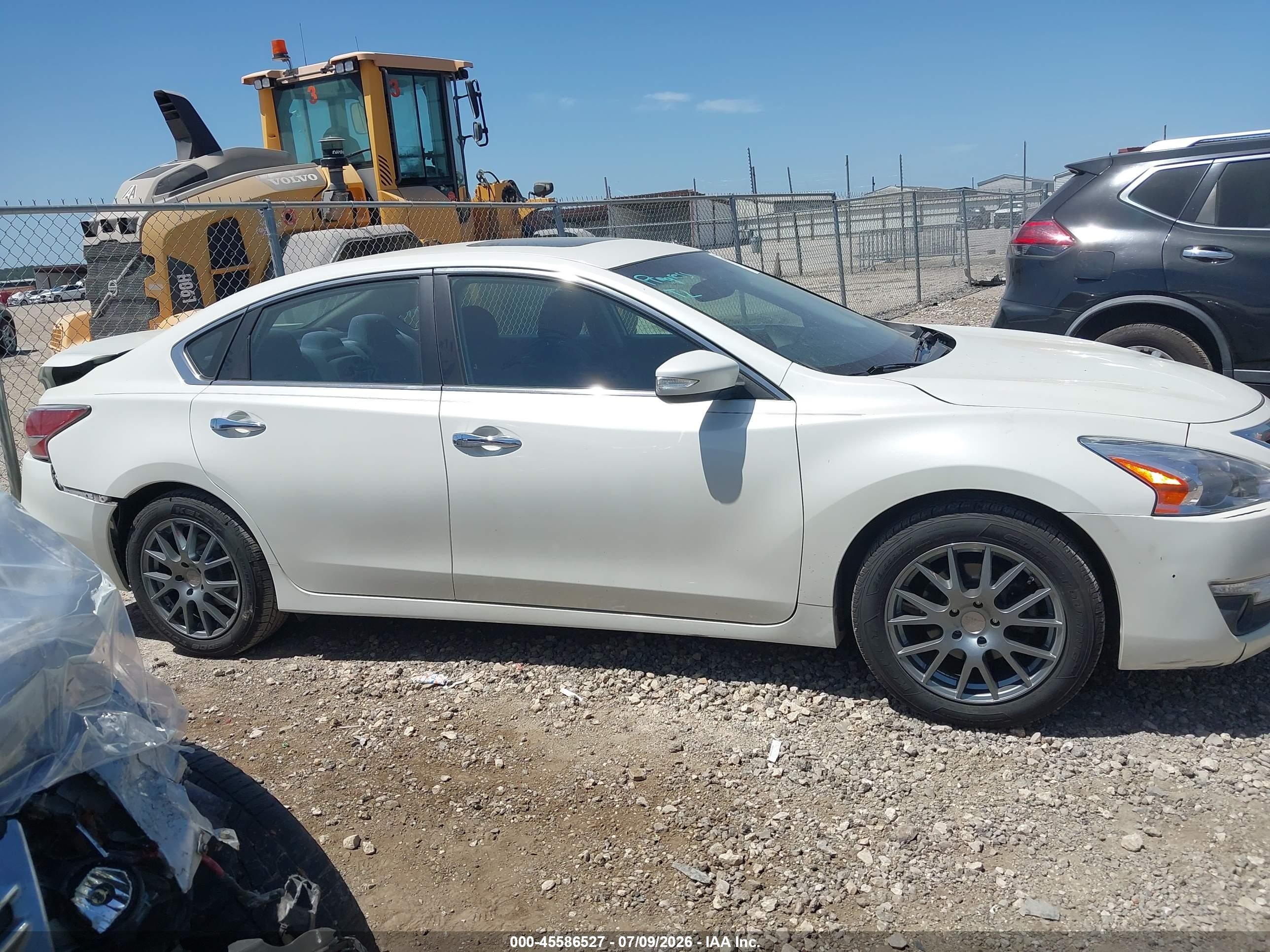 2015 Nissan Altima 2.5 Sv Белый vin: 1N4AL3AP7FC184164