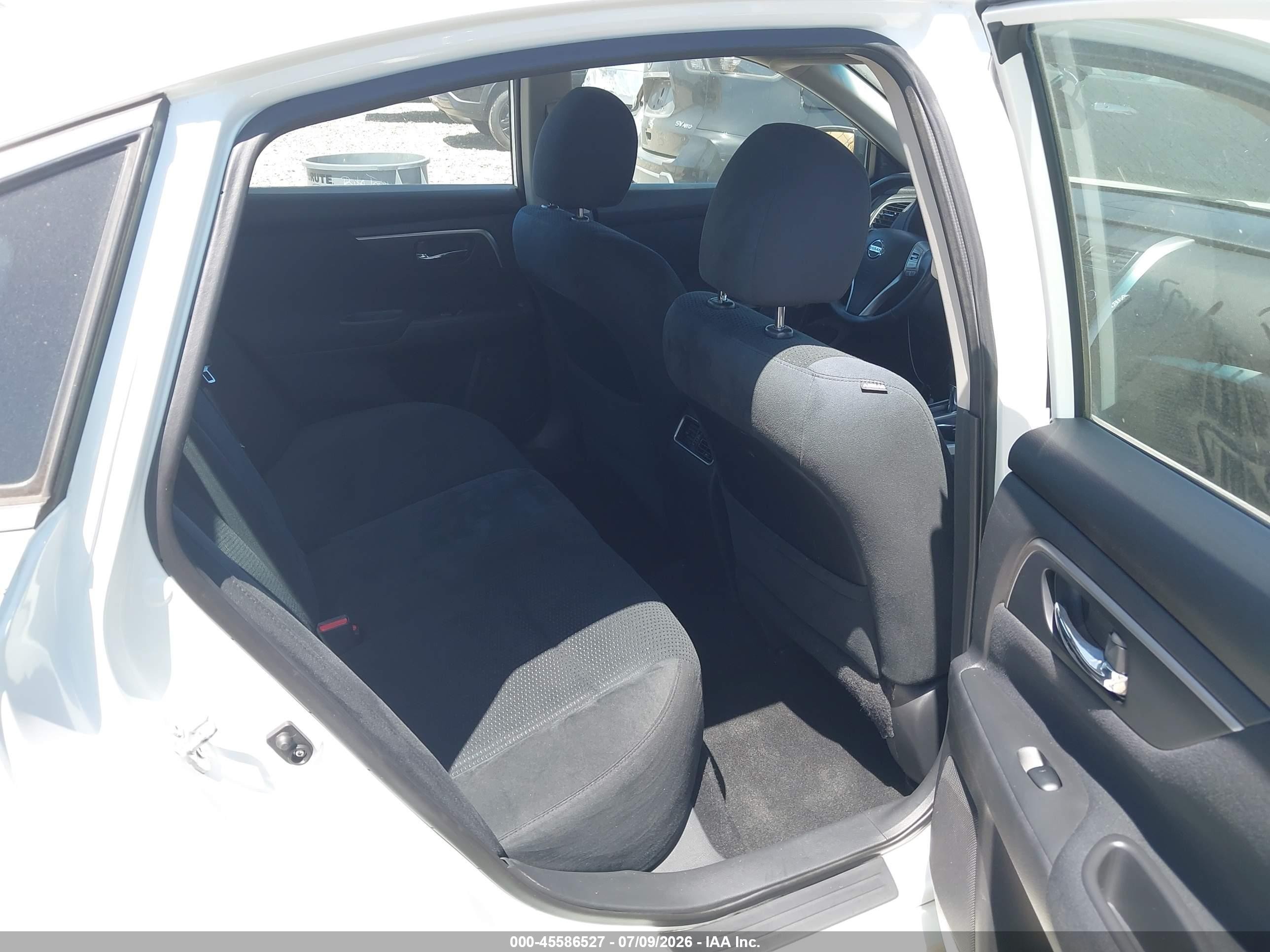 2015 Nissan Altima 2.5 Sv Белый vin: 1N4AL3AP7FC184164