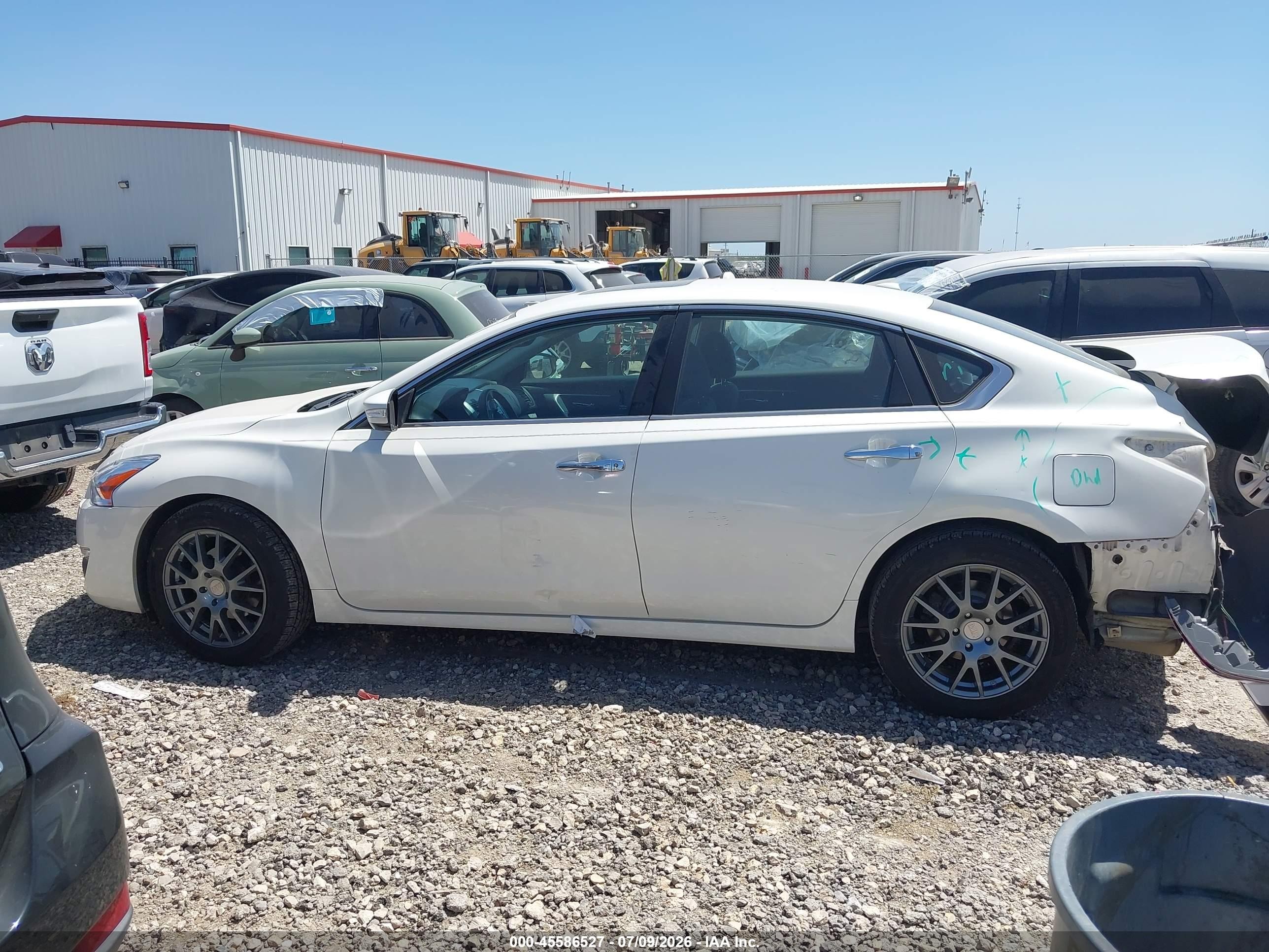 2015 Nissan Altima 2.5 Sv Белый vin: 1N4AL3AP7FC184164