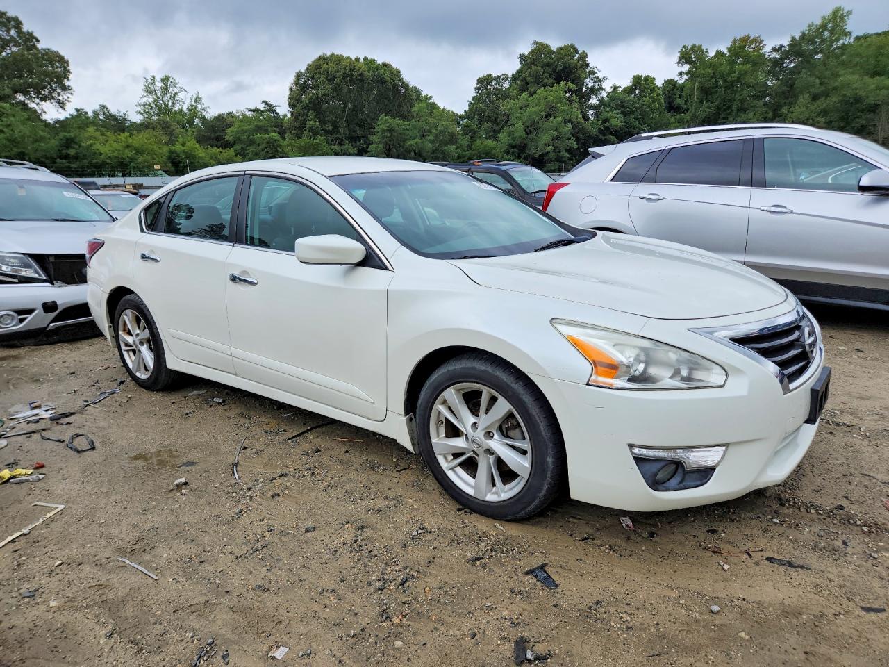 2015 Nissan Altima 2.5 Sv White vin: 1N4AL3AP7FC197299