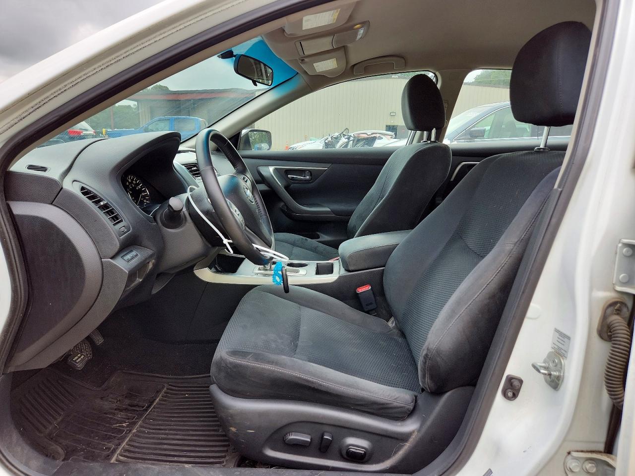 2015 Nissan Altima 2.5 Sv White vin: 1N4AL3AP7FC197299