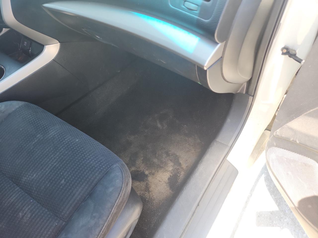 2015 Nissan Altima 2.5 S White vin: 1N4AL3AP7FC197464 Damage: Right Front Carpet, Stained, Permanent