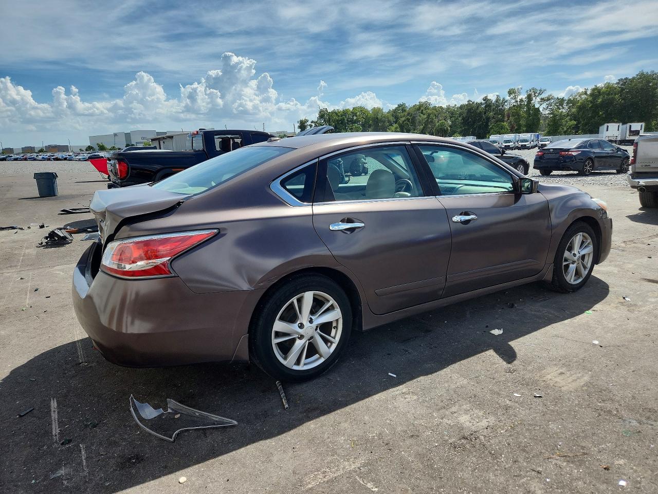 2015 Nissan Altima 2.5 Sv Brown vin: 1N4AL3AP7FC201335
