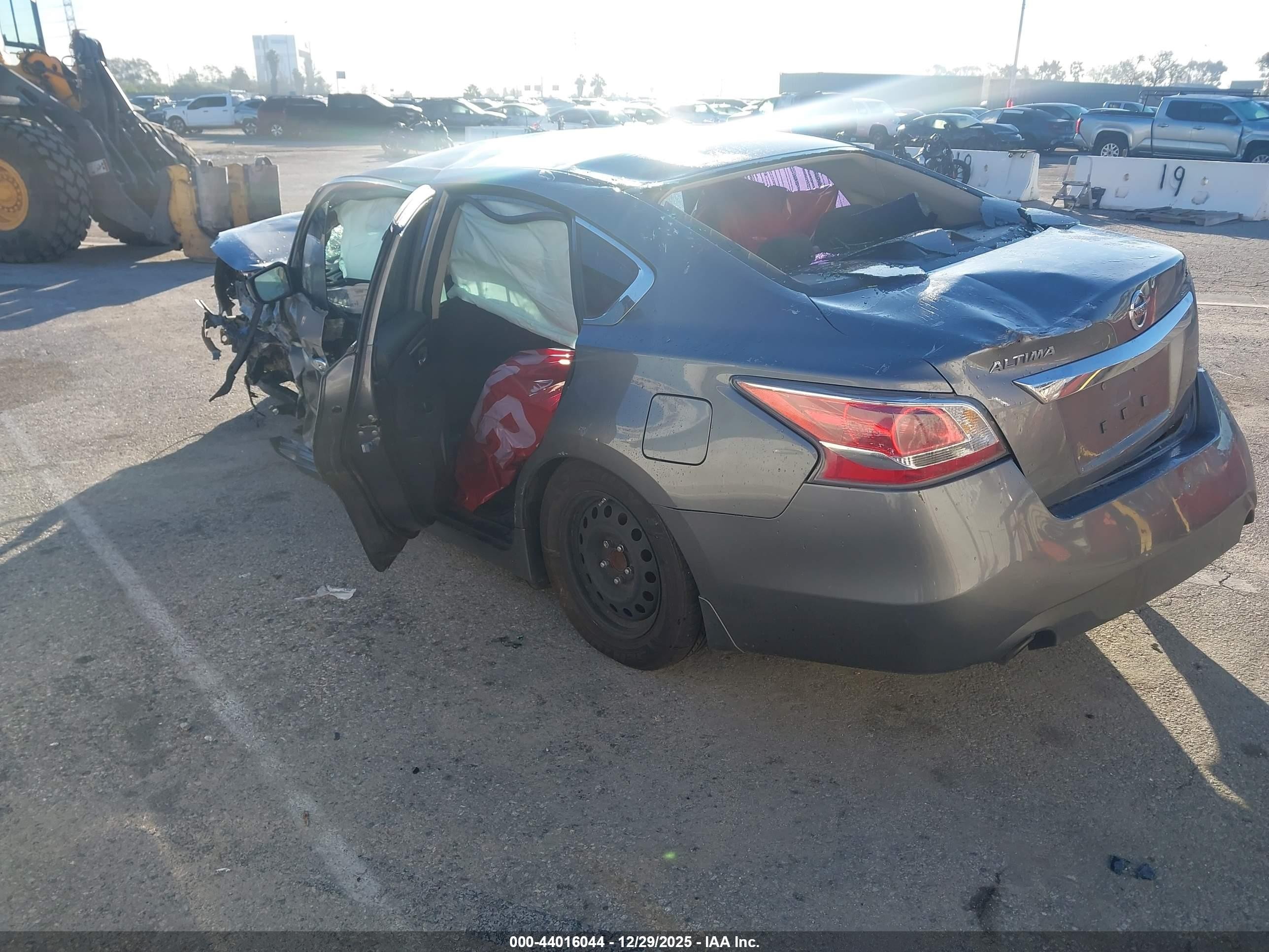 2015 Nissan Altima 2.5 S Серый vin: 1N4AL3AP7FC202002