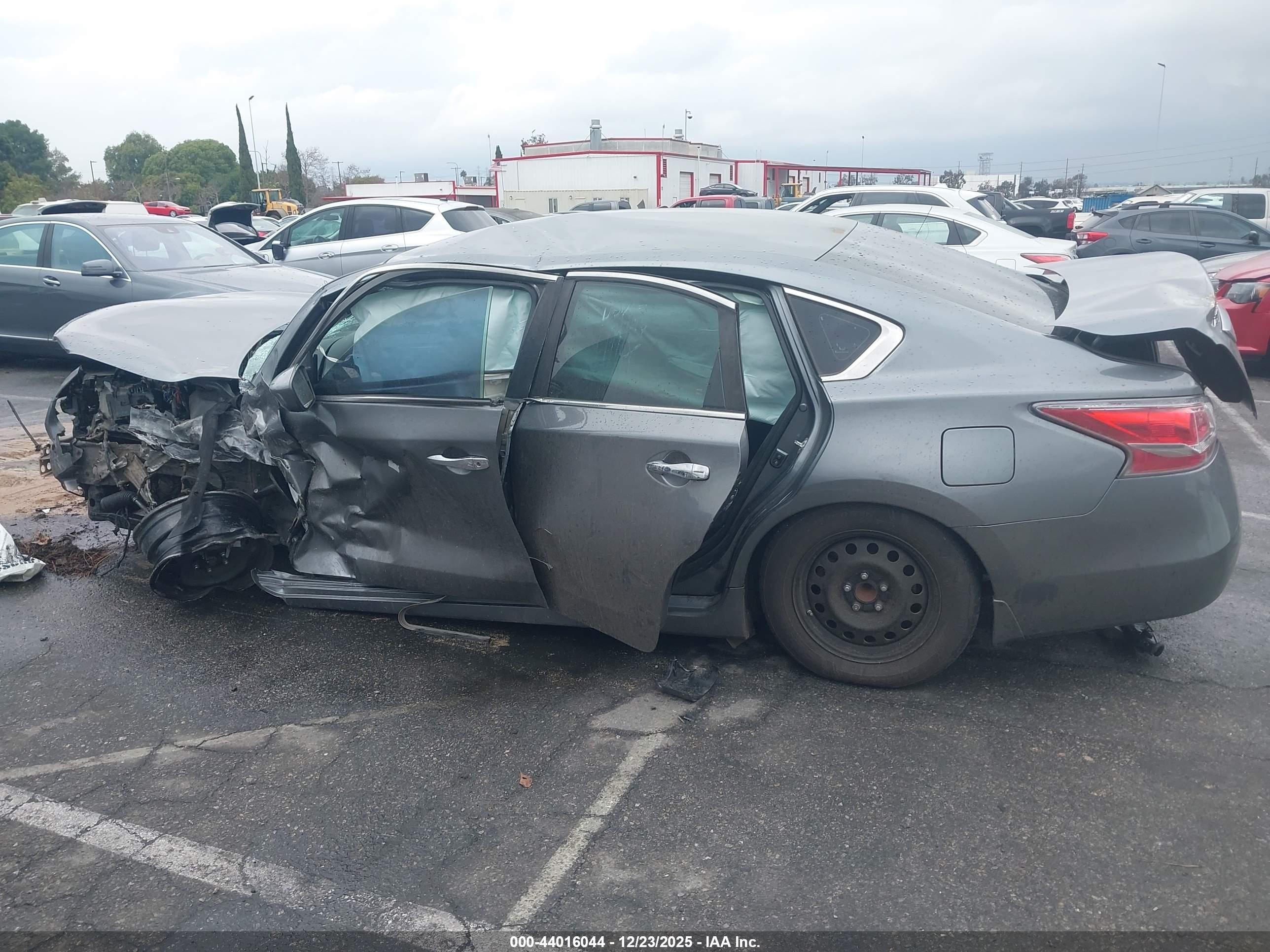 2015 Nissan Altima 2.5 S Серый vin: 1N4AL3AP7FC202002