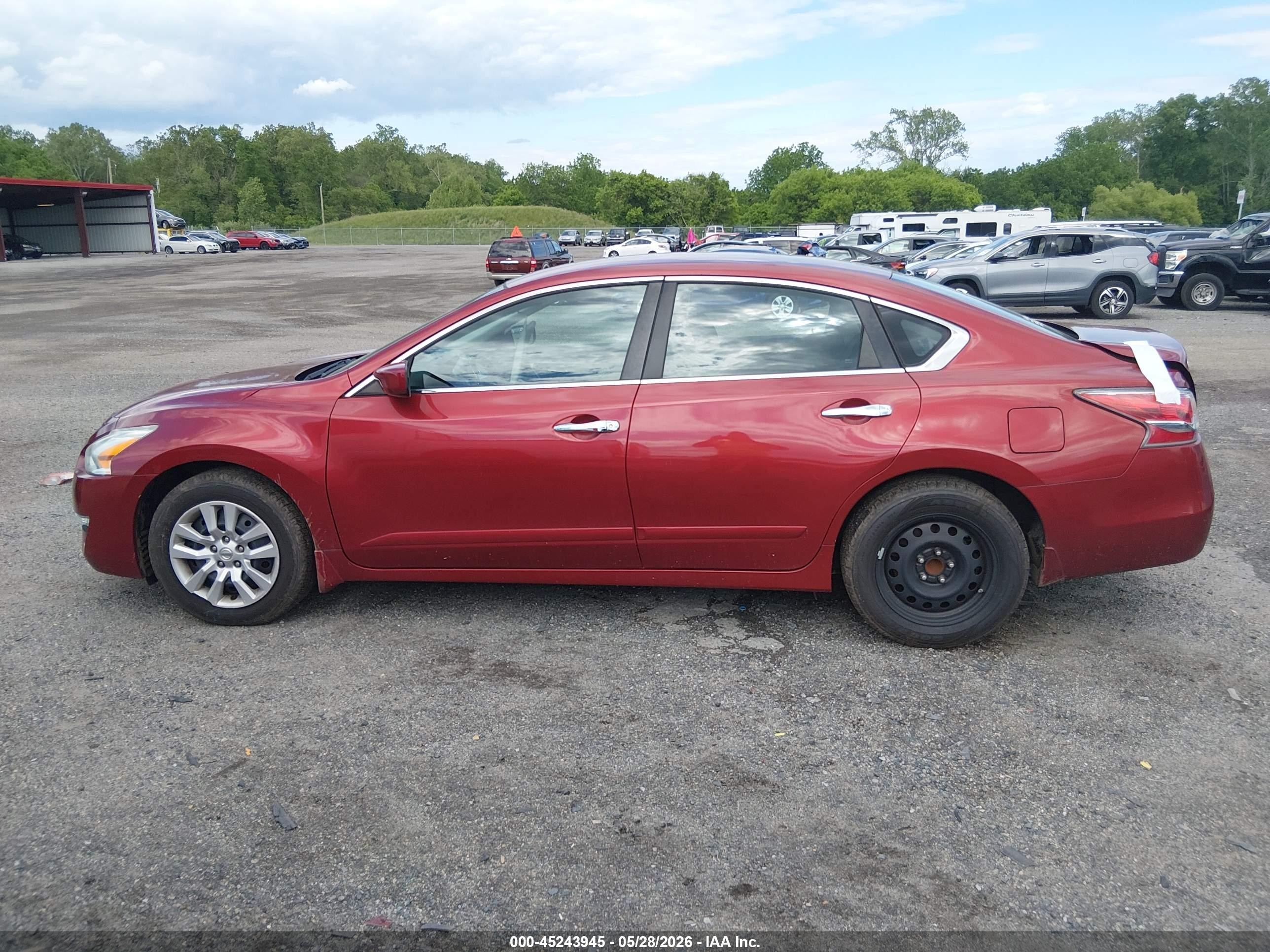 2015 Nissan Altima 2.5 S Red vin: 1N4AL3AP7FC202288