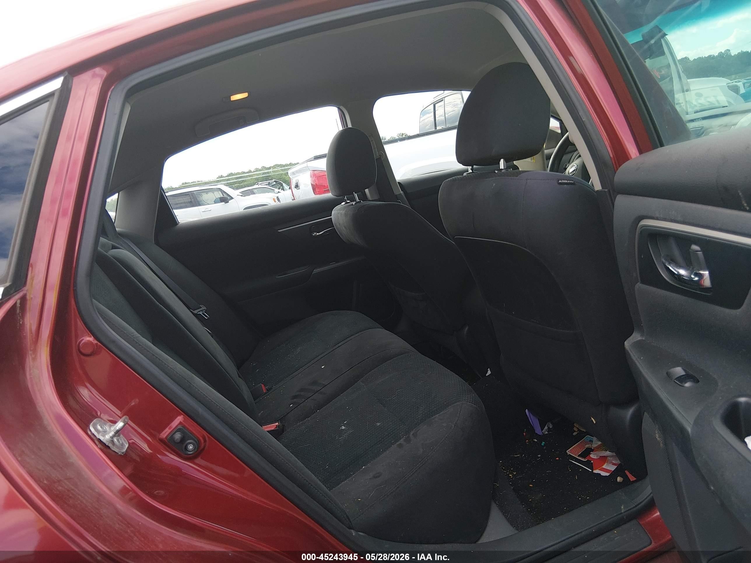 2015 Nissan Altima 2.5 S Red vin: 1N4AL3AP7FC202288