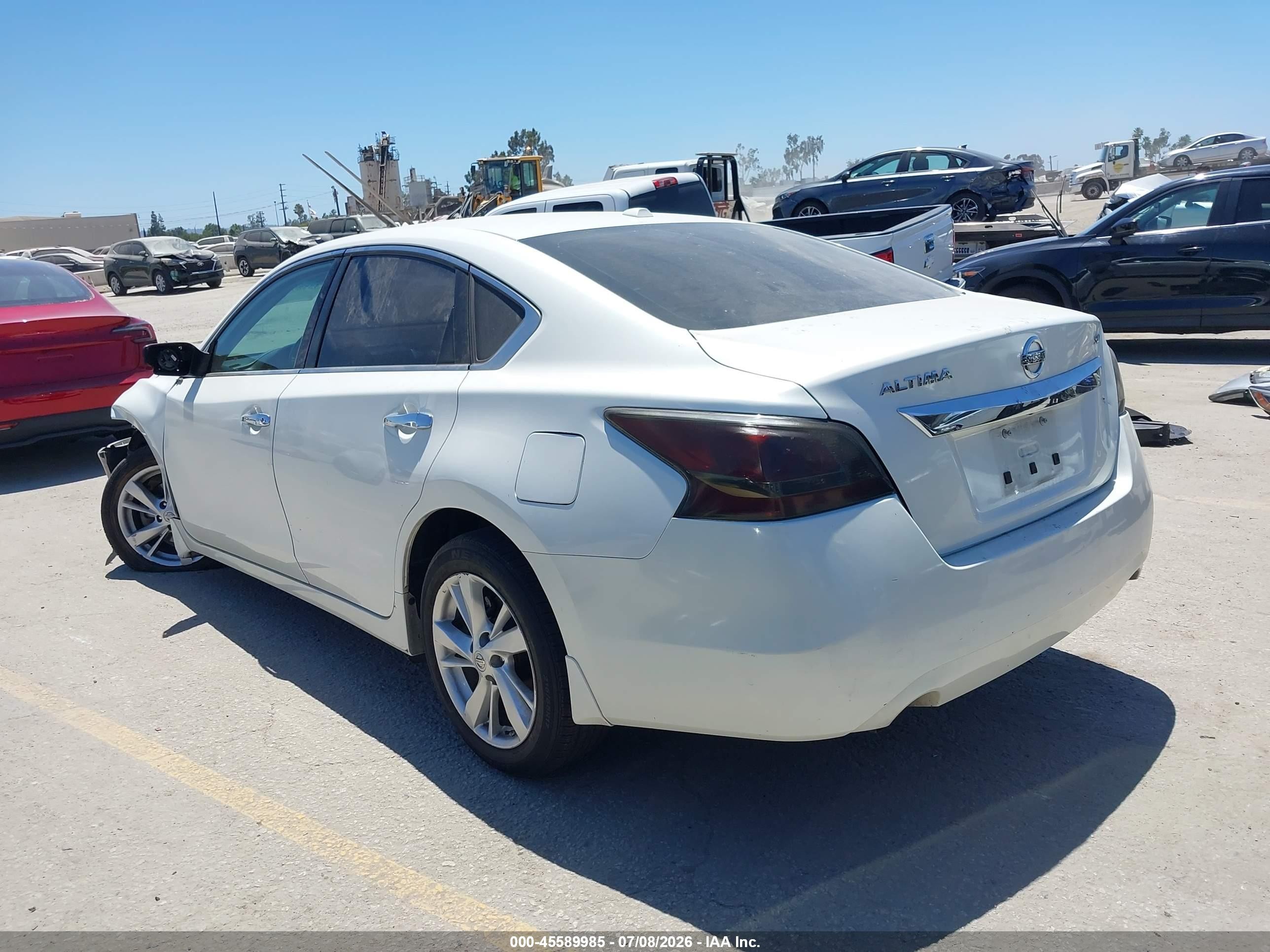 2015 Nissan Altima 2.5 Sv White vin: 1N4AL3AP7FC203831