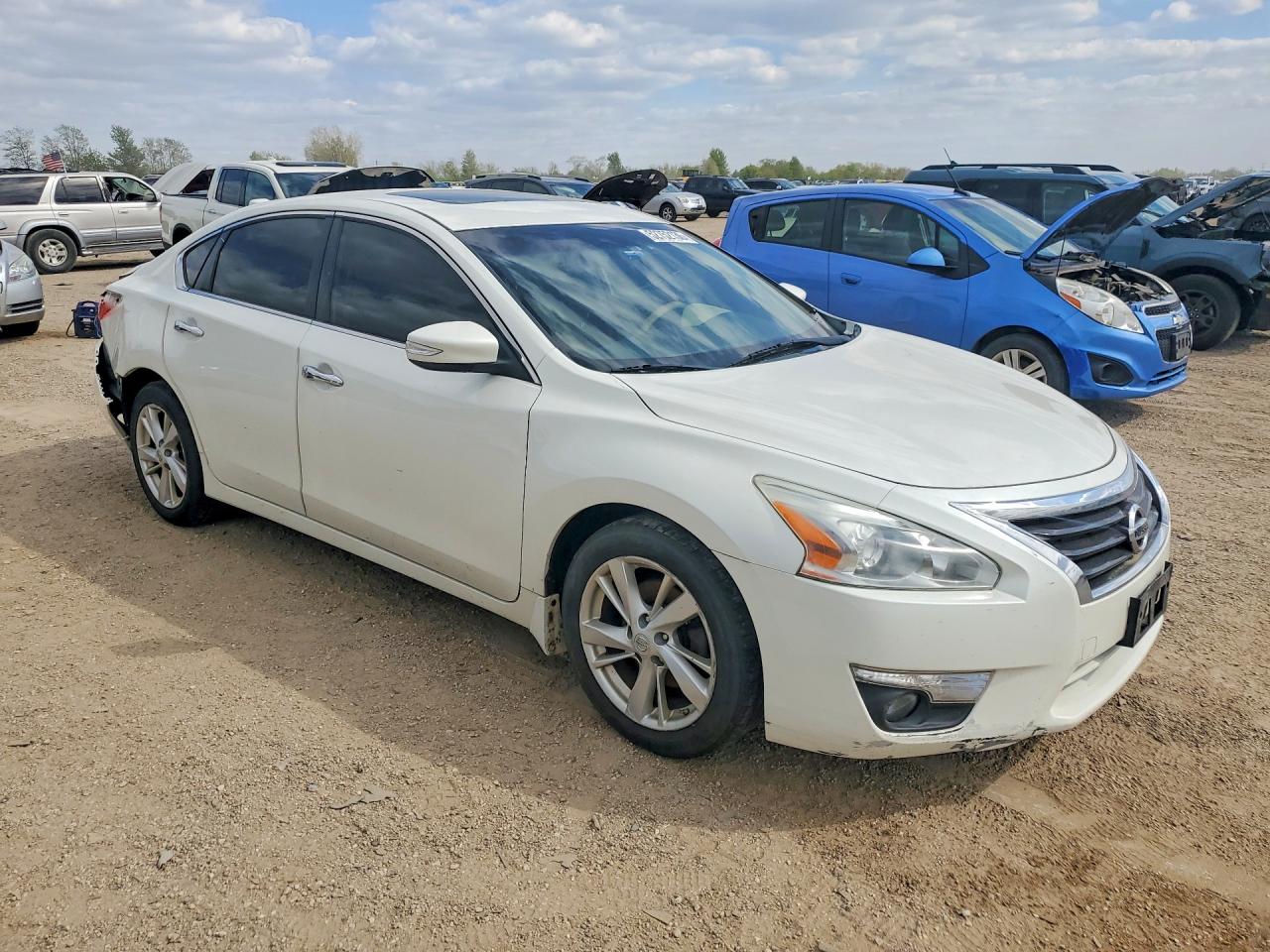 2015 Nissan Altima 2.5 Sv White vin: 1N4AL3AP7FC205756