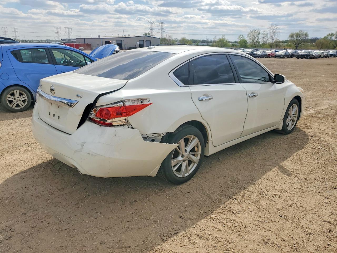 2015 Nissan Altima 2.5 Sv White vin: 1N4AL3AP7FC205756