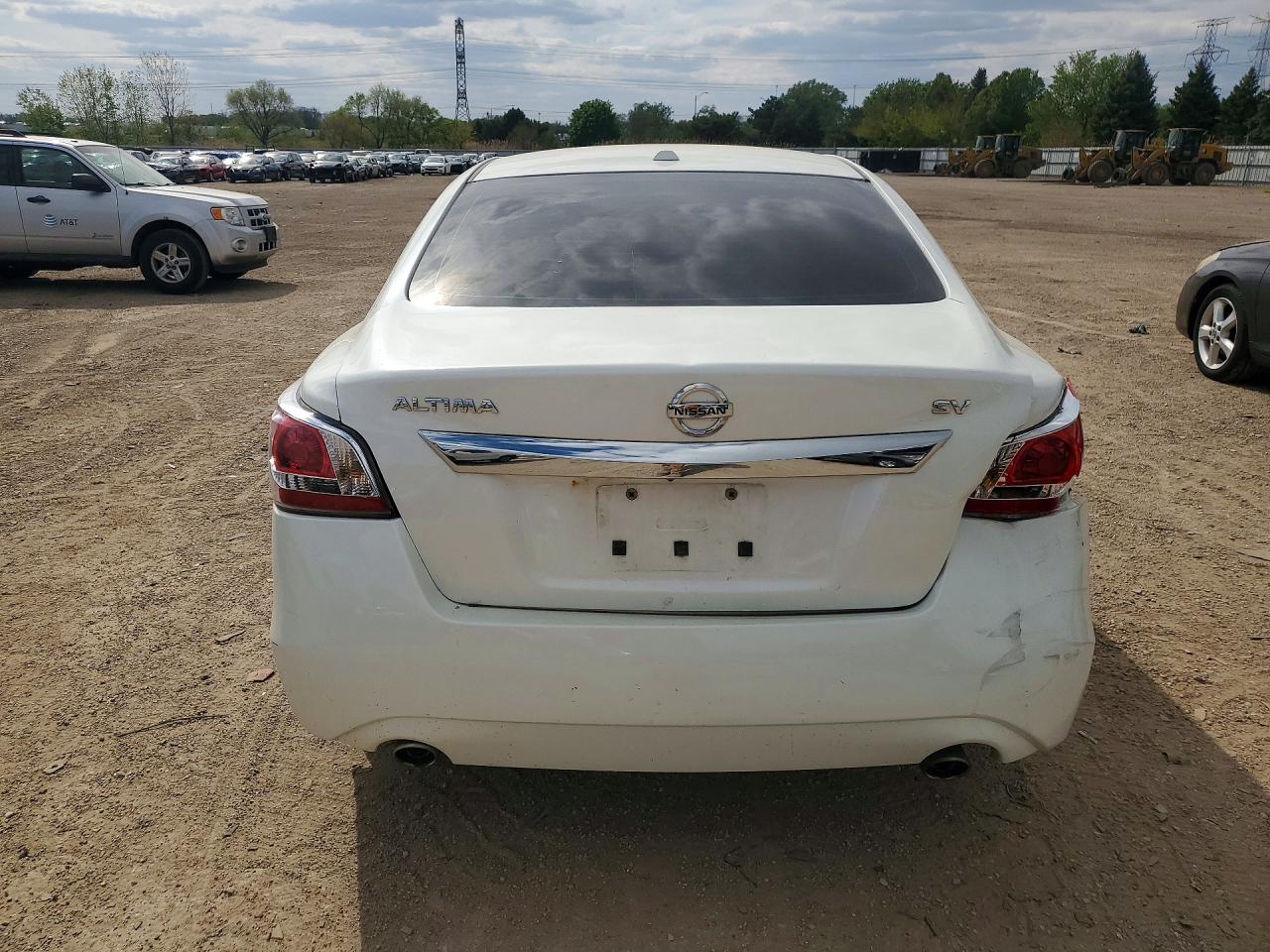 2015 Nissan Altima 2.5 Sv White vin: 1N4AL3AP7FC205756