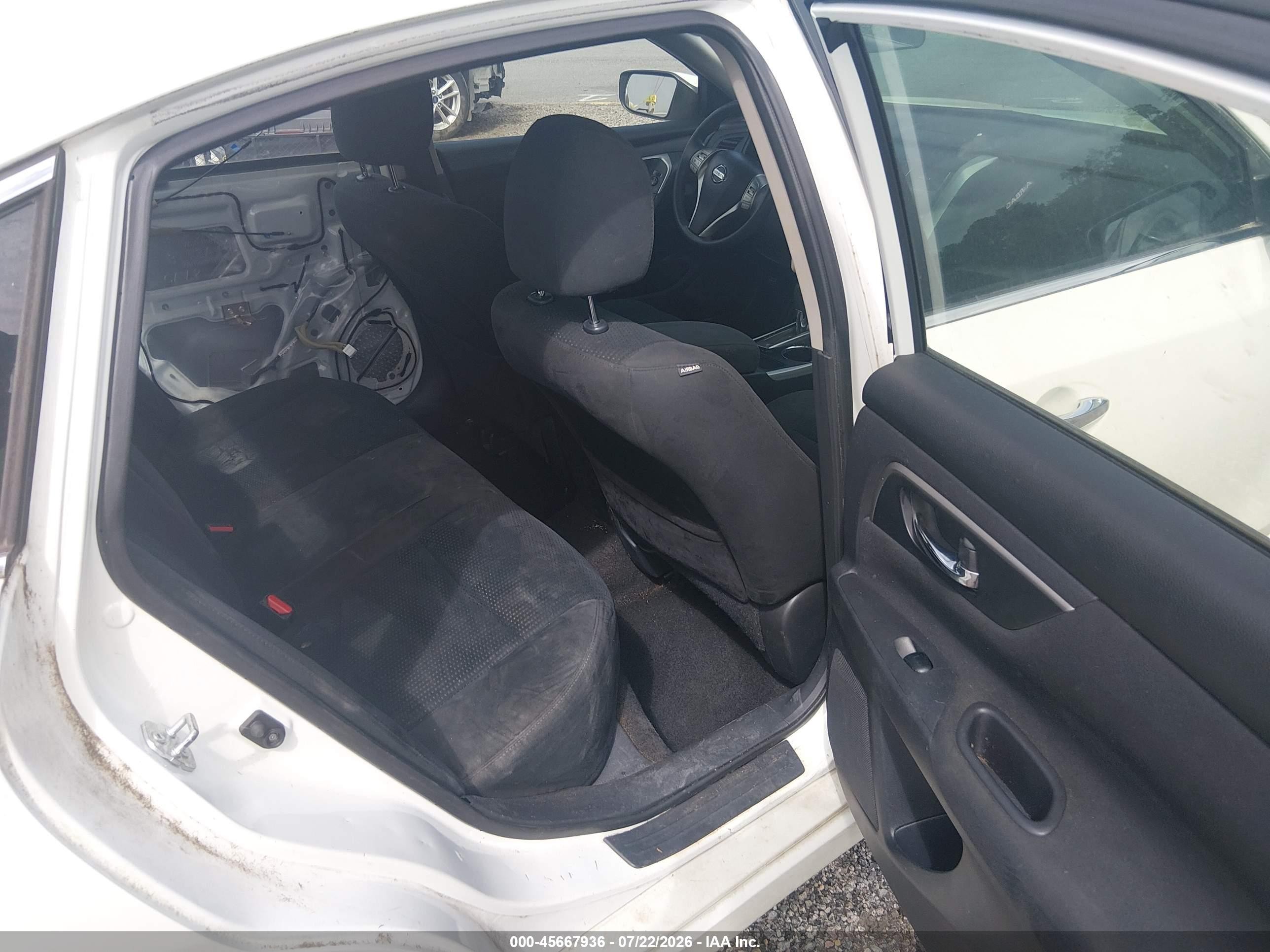 2015 Nissan Altima 2.5/2.5 S/2.5 Sl/2.5 Sv White vin: 1N4AL3AP7FC215008