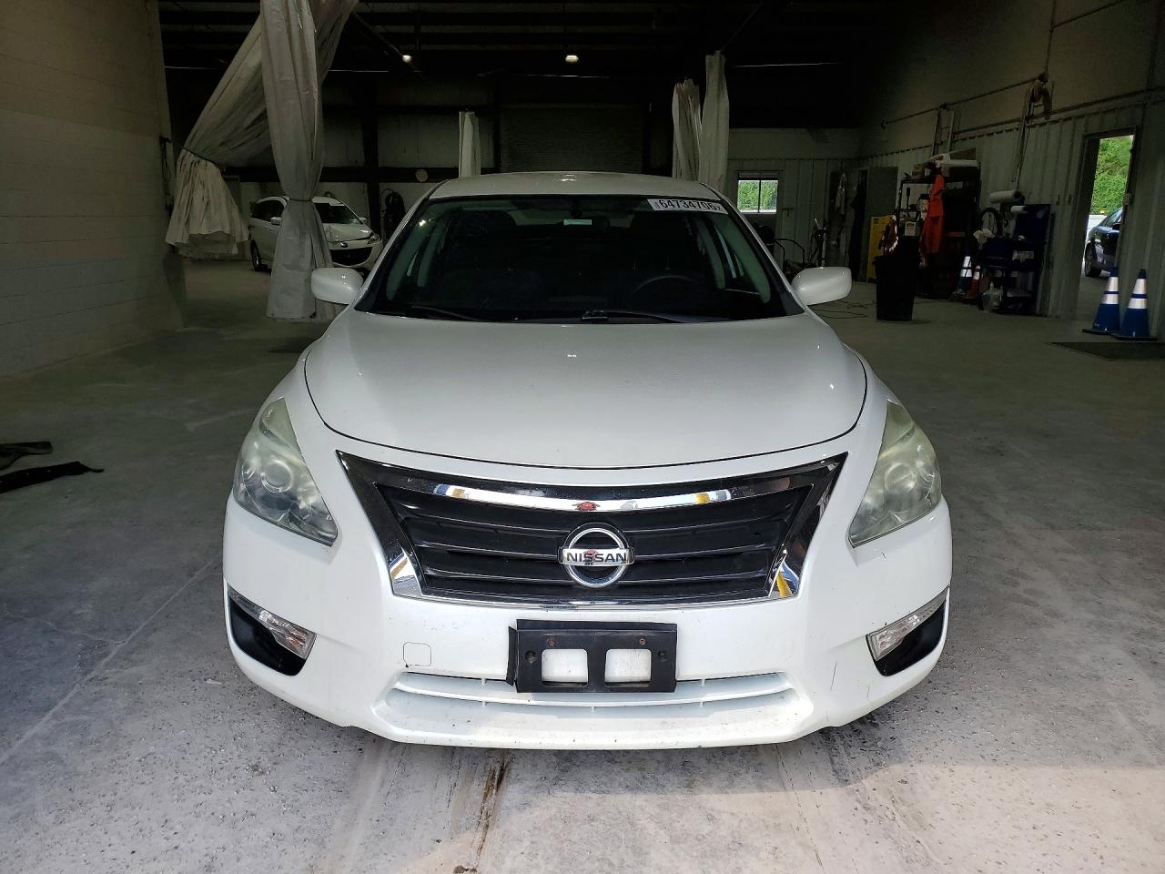 2015 Nissan Altima 2.5 S White vin: 1N4AL3AP7FC216871