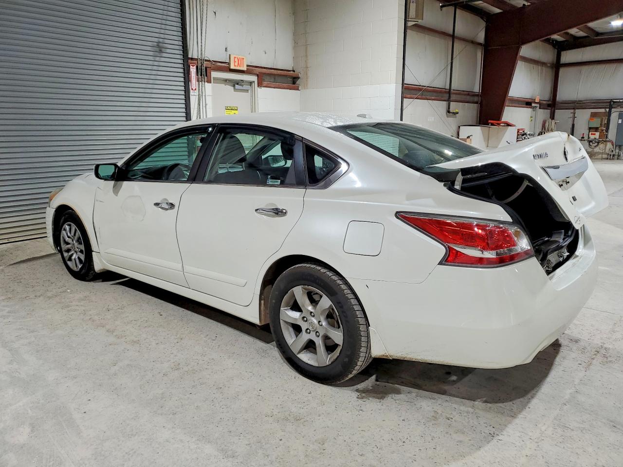 2015 Nissan Altima 2.5 S White vin: 1N4AL3AP7FC216871