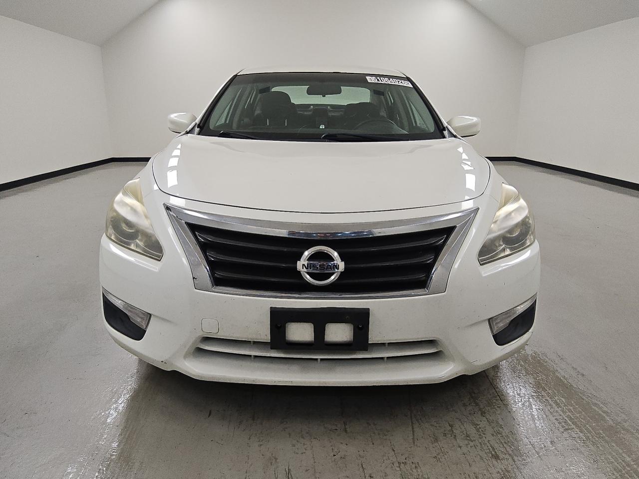 2015 Nissan Altima 2.5 S White vin: 1N4AL3AP7FC217678 Damage: Left Head Lamp, Faded, Repair Required