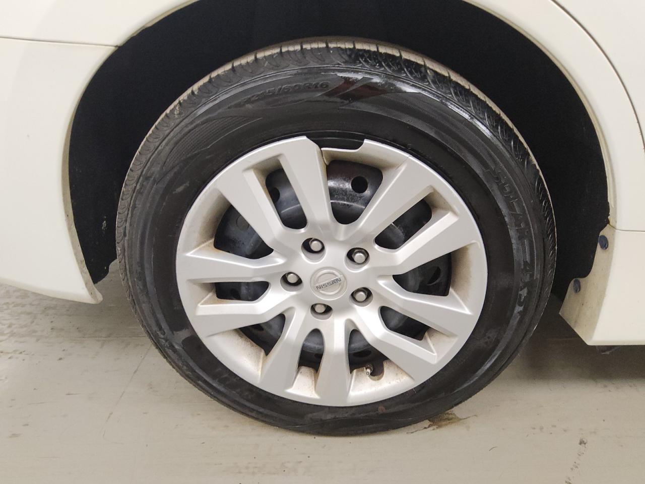 2015 Nissan Altima 2.5 S White vin: 1N4AL3AP7FC217678 Damage: Right Rear Wheel Cover, Broken, Replacement Required