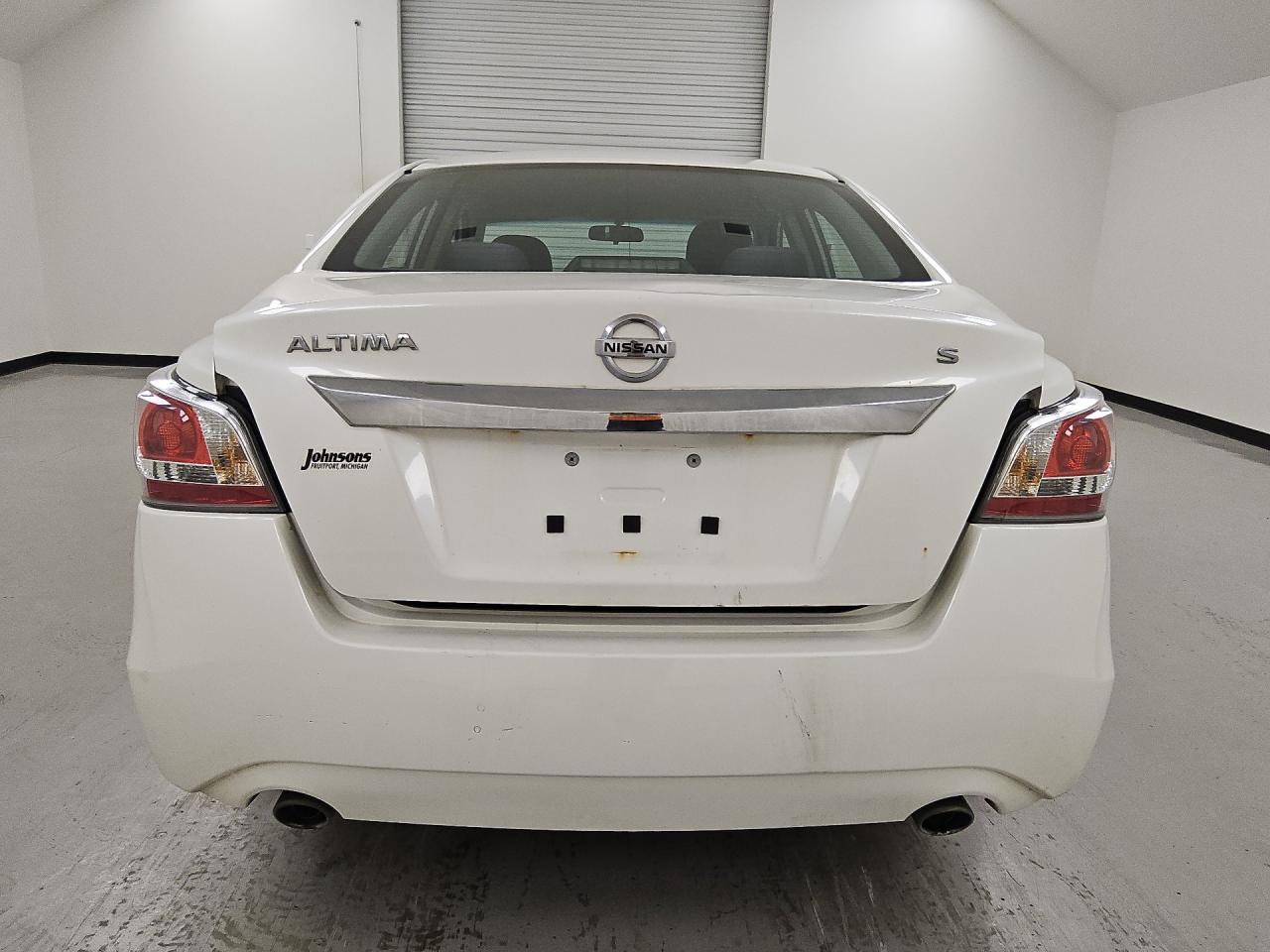2015 Nissan Altima 2.5 S White vin: 1N4AL3AP7FC217678 Damage: Deck Lid Latch, Broken, Replacement Required