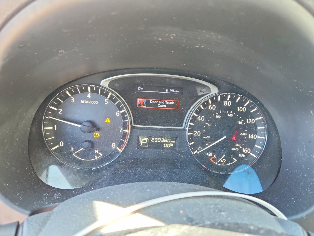 2015 Nissan Altima 2.5 Red vin: 1N4AL3AP7FC234772