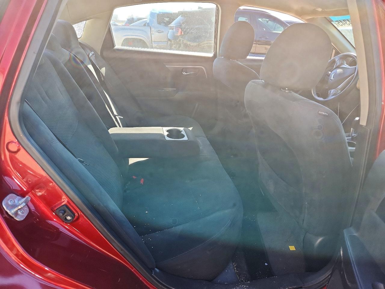 2015 Nissan Altima 2.5 Red vin: 1N4AL3AP7FC234772