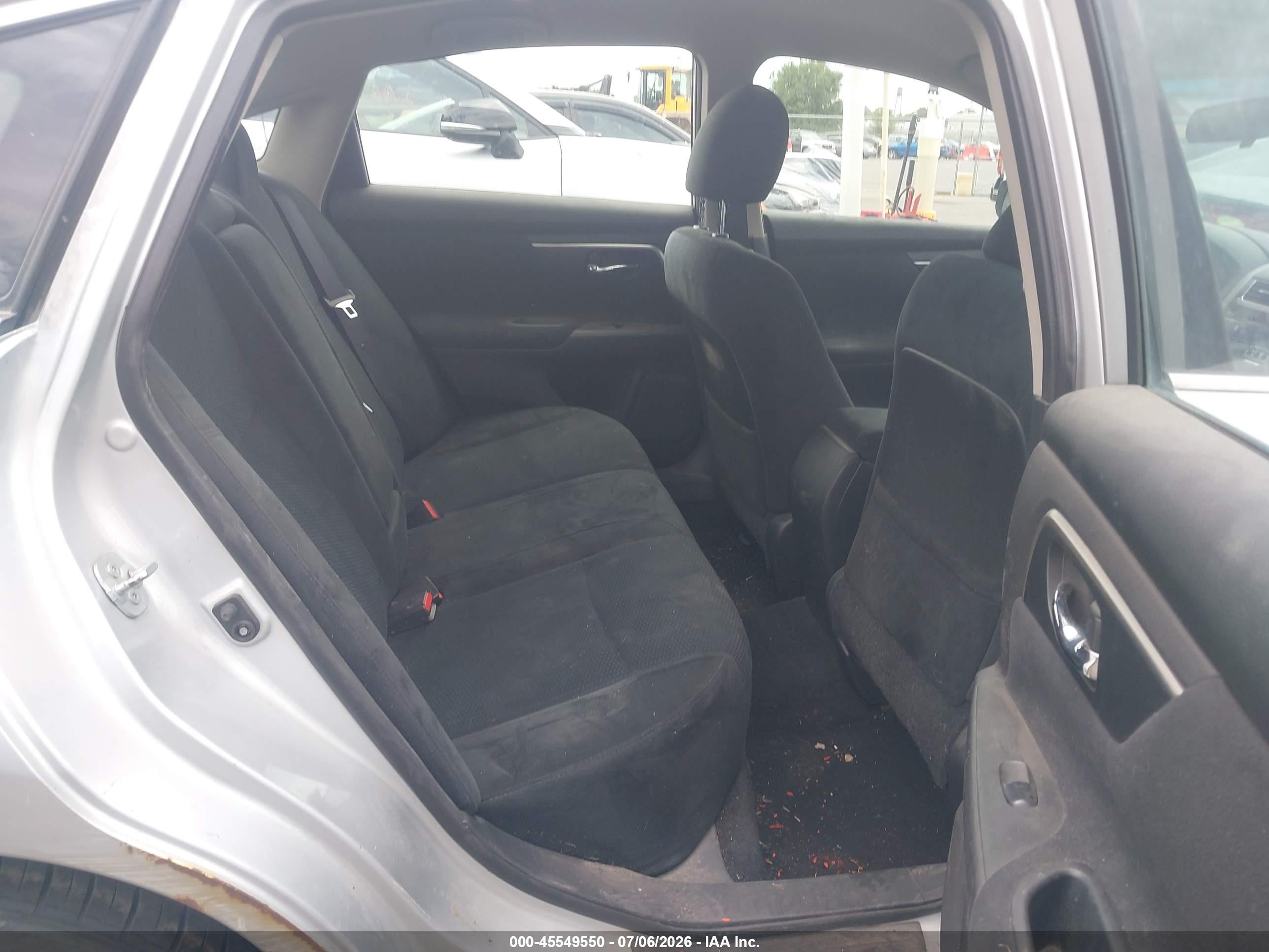 2015 Nissan Altima 2.5/2.5 S/2.5 Sl/2.5 Sv Серебряный vin: 1N4AL3AP7FC244623
