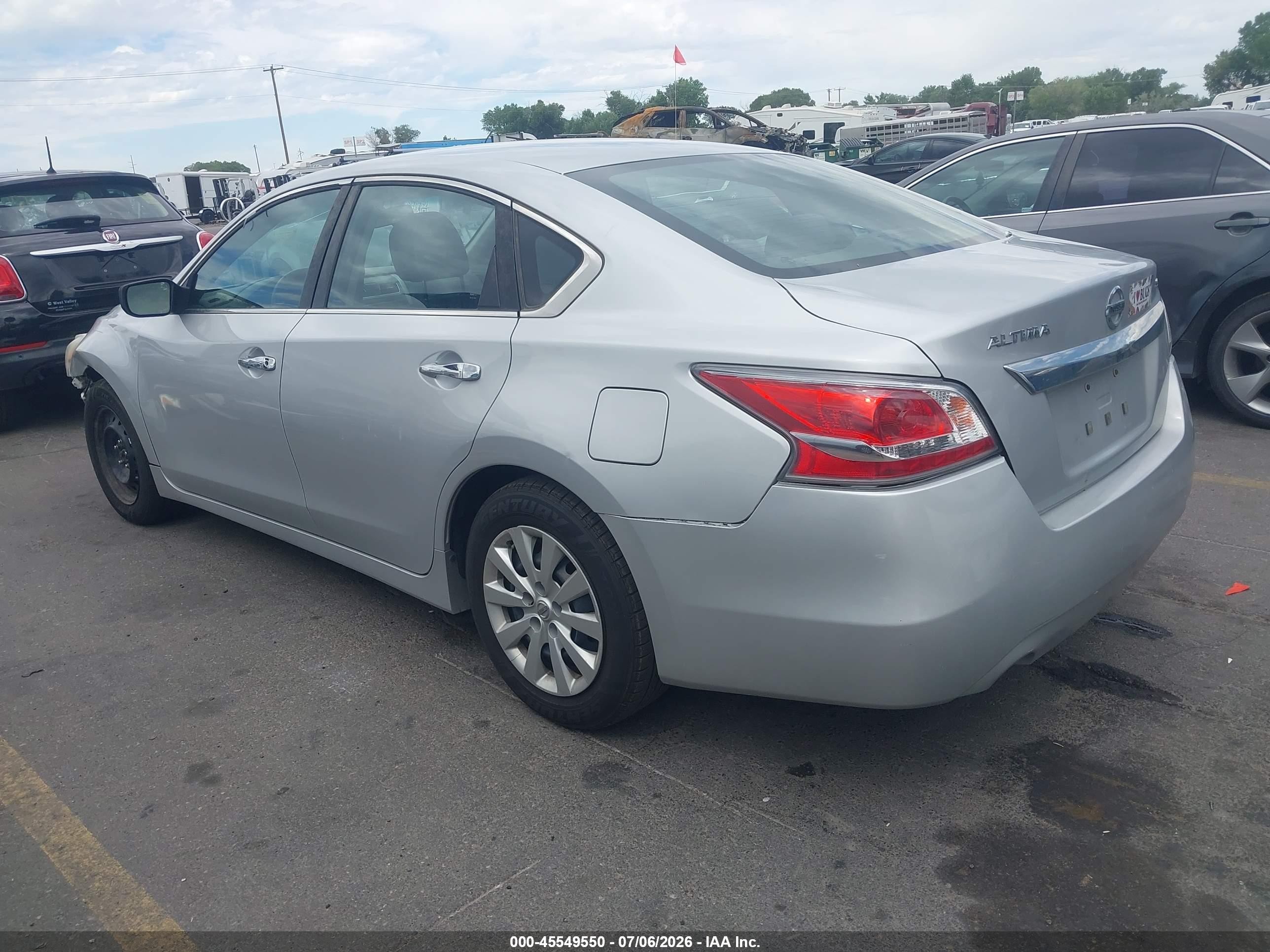 2015 Nissan Altima 2.5/2.5 S/2.5 Sl/2.5 Sv Серебряный vin: 1N4AL3AP7FC244623