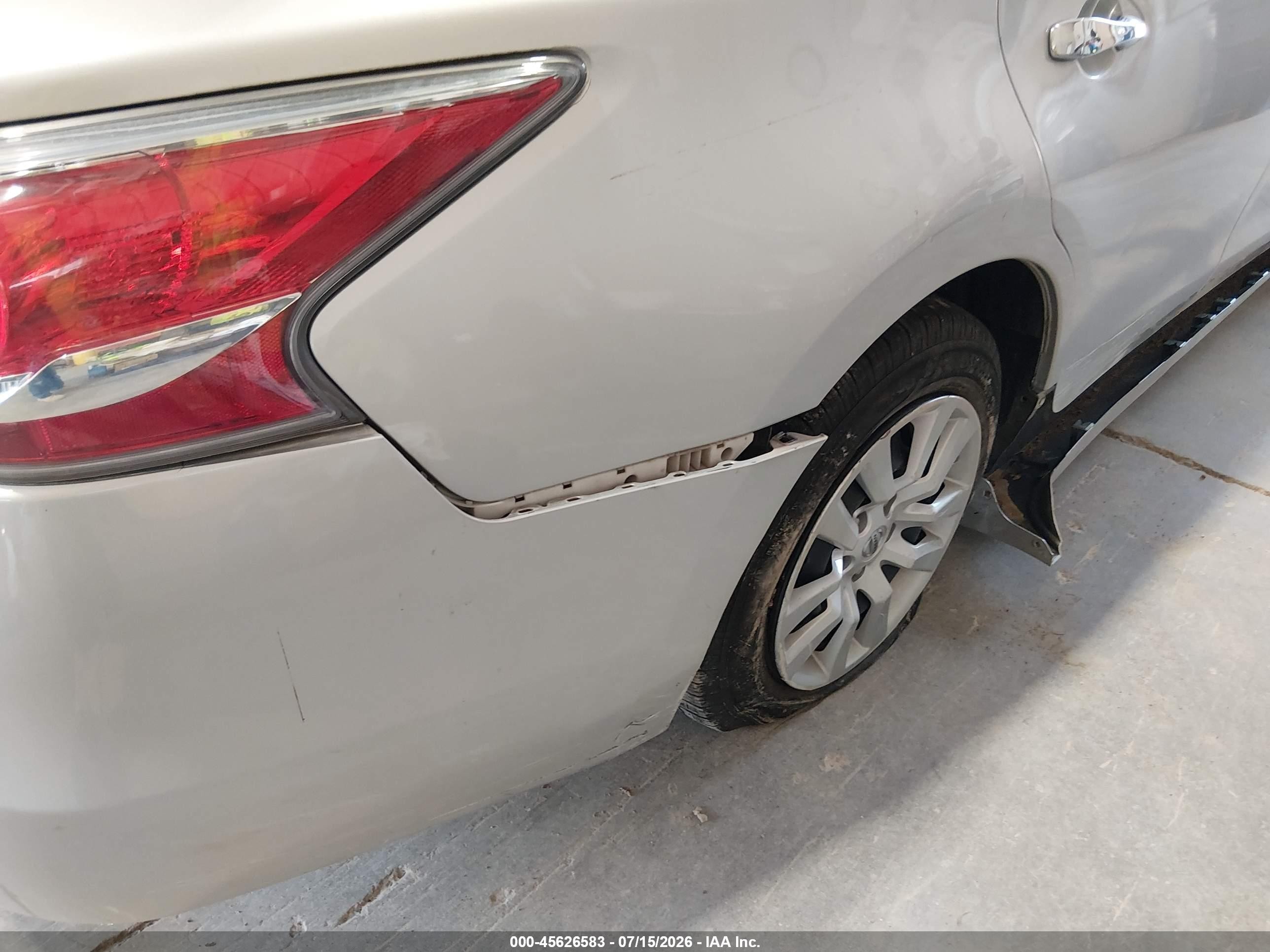 2015 Nissan Altima 2.5/2.5 S/2.5 Sl/2.5 Sv Серебряный vin: 1N4AL3AP7FC246887