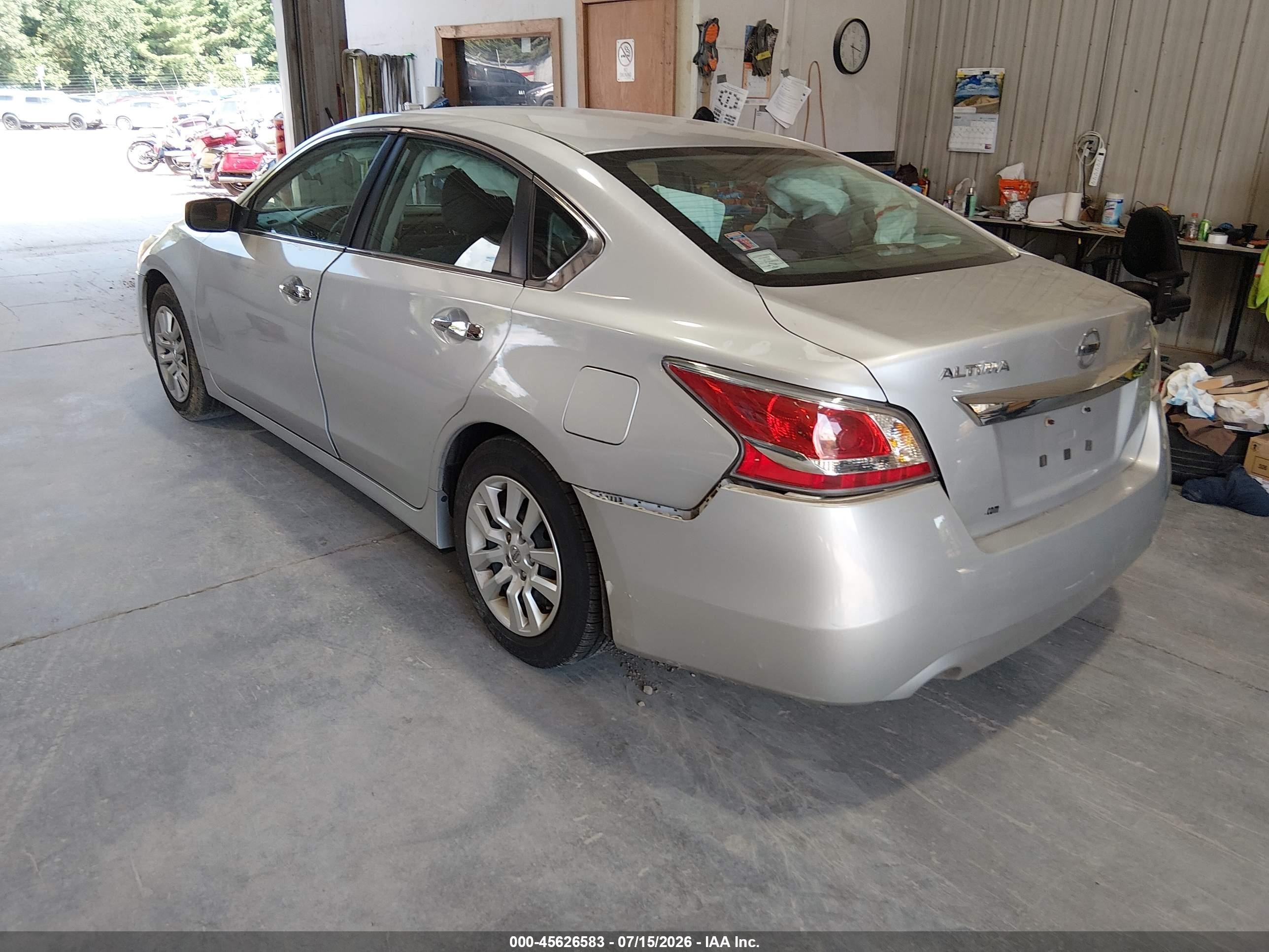 2015 Nissan Altima 2.5/2.5 S/2.5 Sl/2.5 Sv Серебряный vin: 1N4AL3AP7FC246887