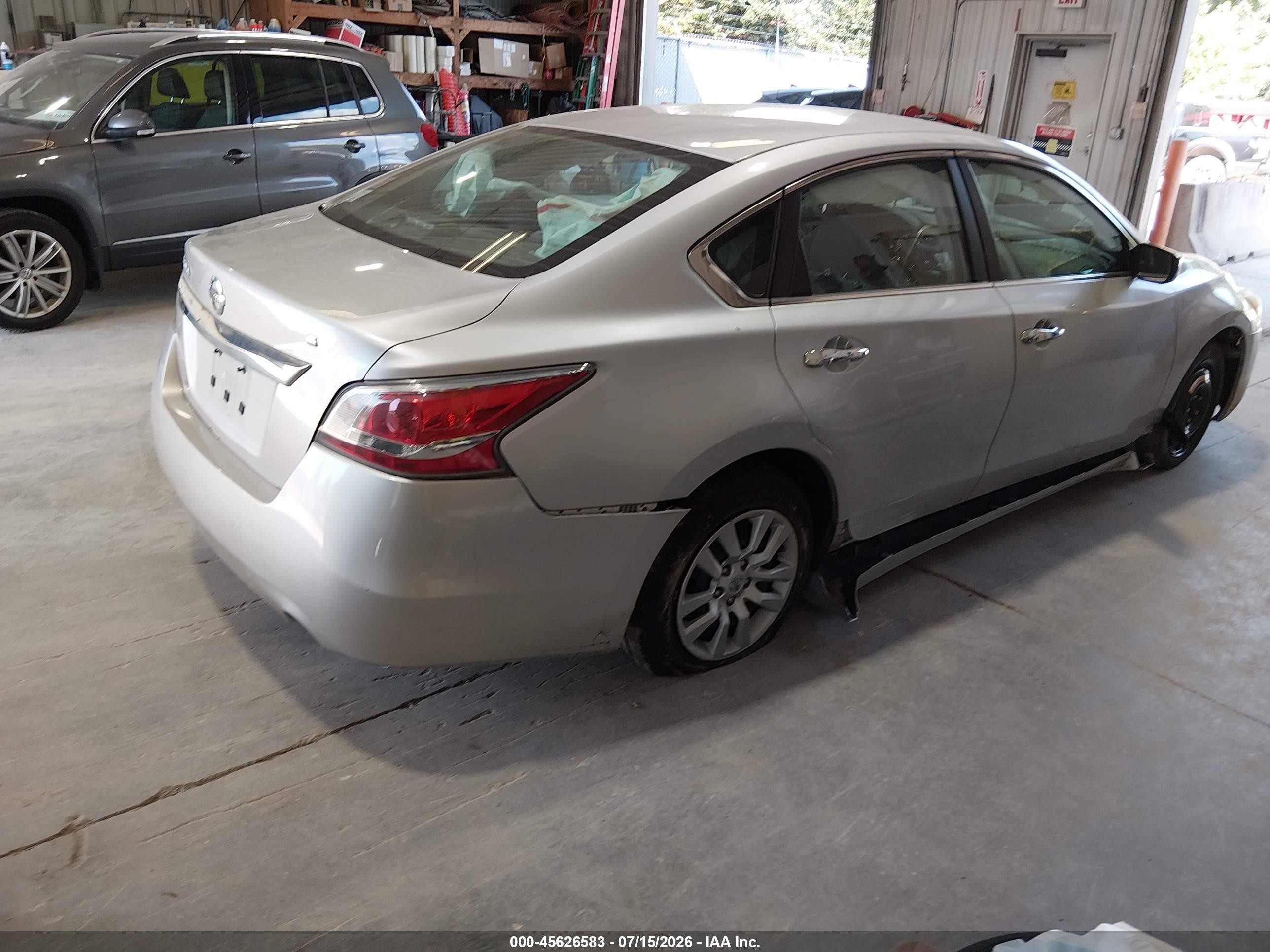 2015 Nissan Altima 2.5/2.5 S/2.5 Sl/2.5 Sv Серебряный vin: 1N4AL3AP7FC246887