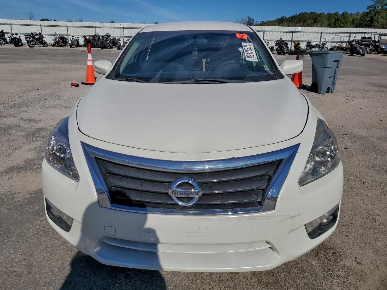 2015 Nissan Altima 2.5 White vin: 1N4AL3AP7FC256352