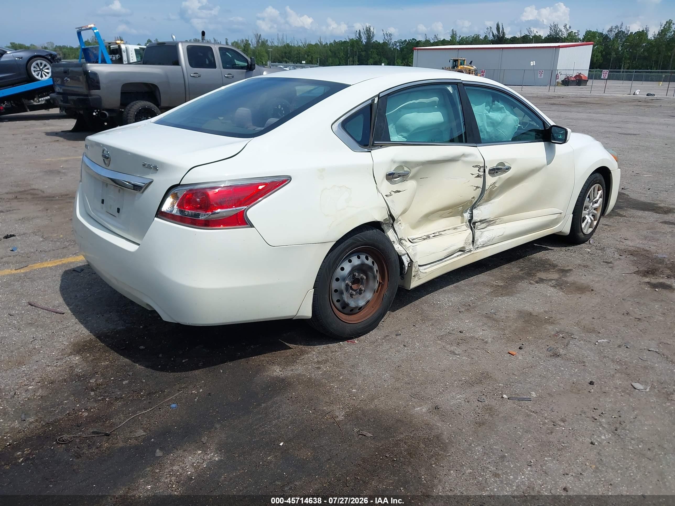 2015 Nissan Altima 2.5 S White vin: 1N4AL3AP7FC263379