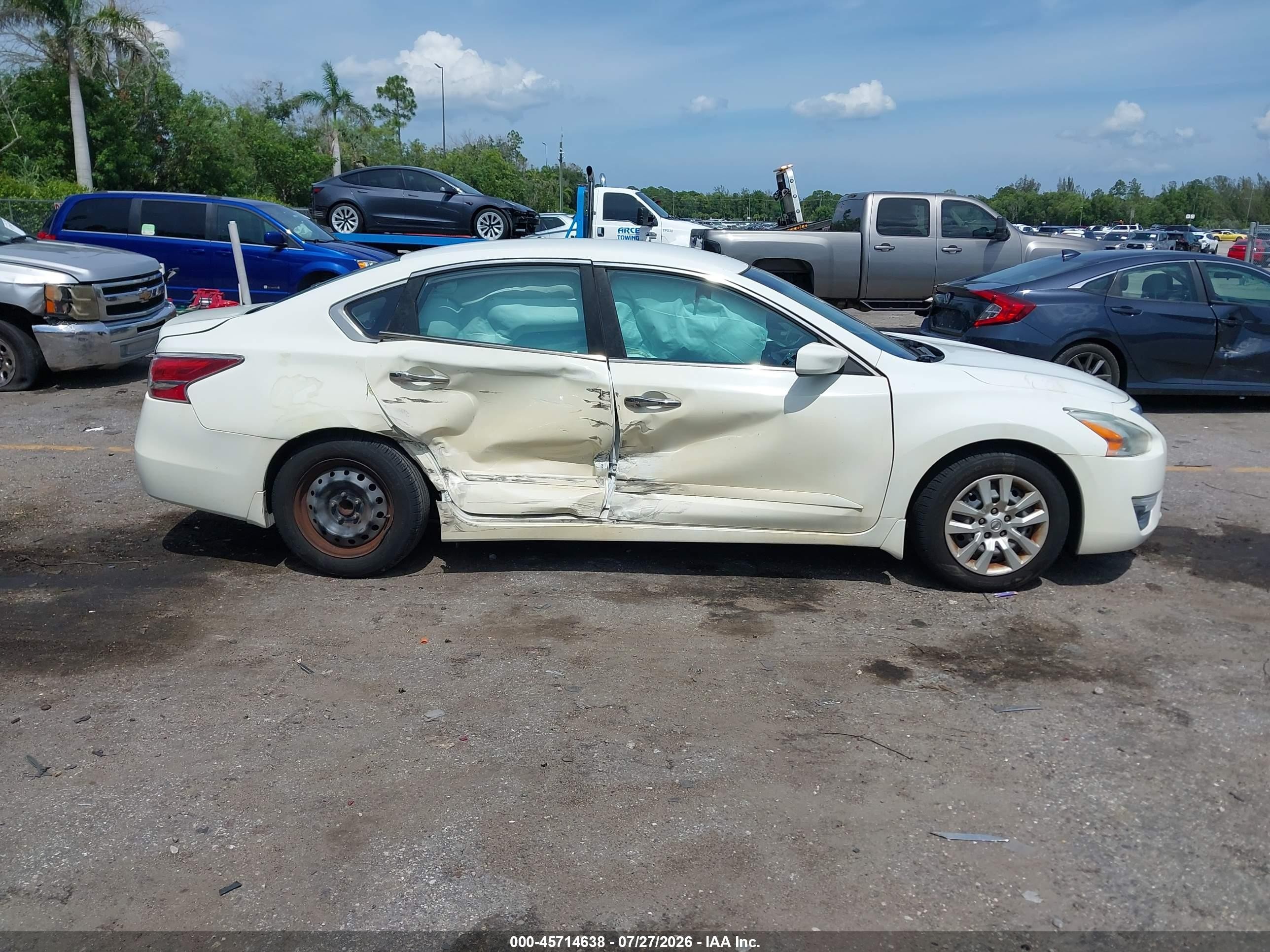 2015 Nissan Altima 2.5 S White vin: 1N4AL3AP7FC263379