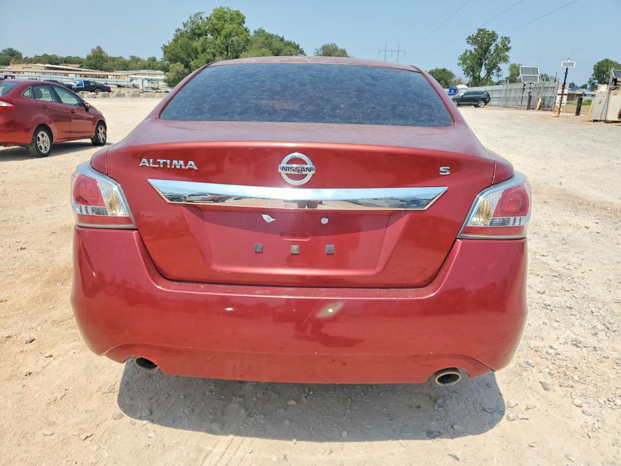 2015 Nissan Altima 2.5 S Maroon vin: 1N4AL3AP7FC274012