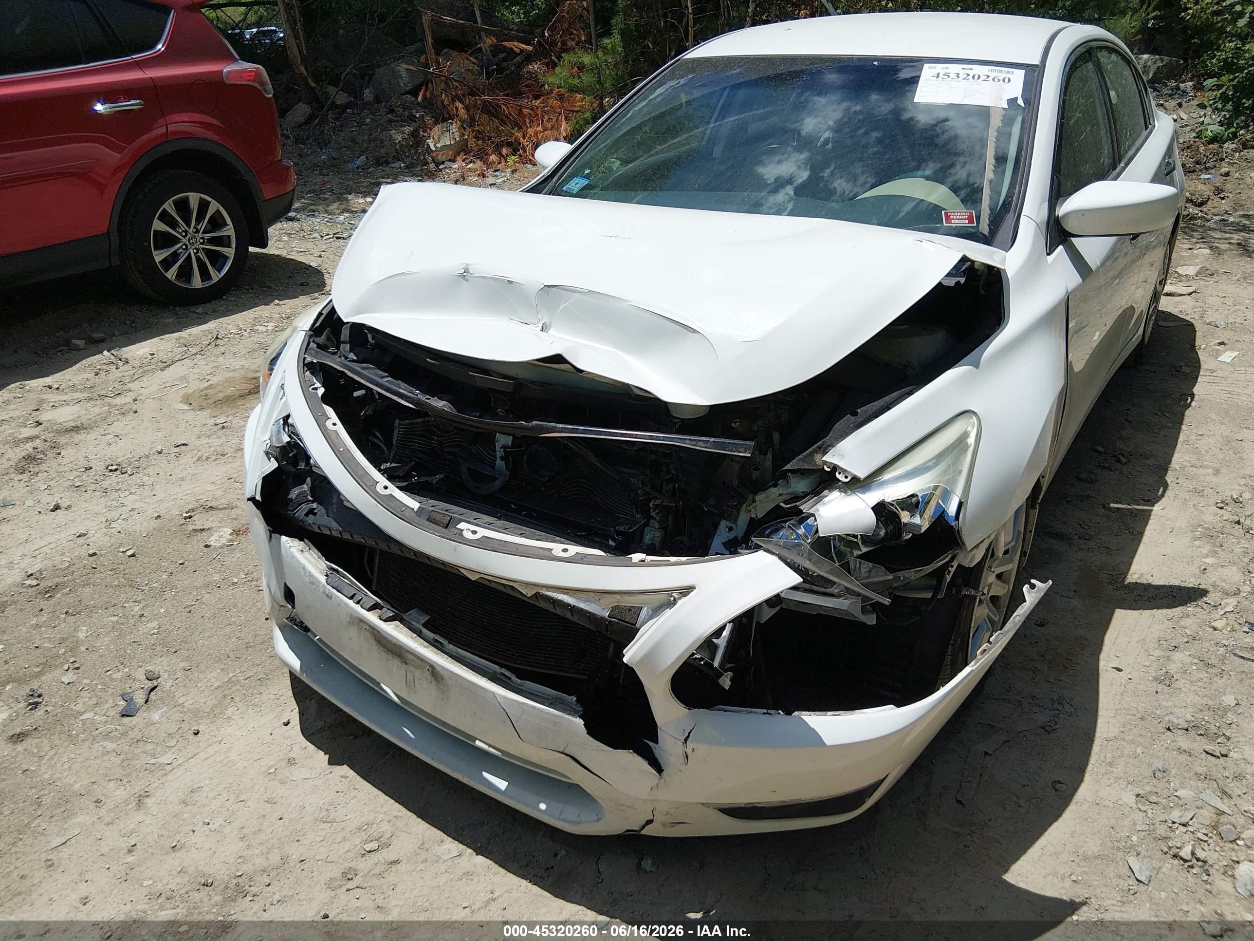 2015 Nissan Altima 2.5 S White vin: 1N4AL3AP7FC280800