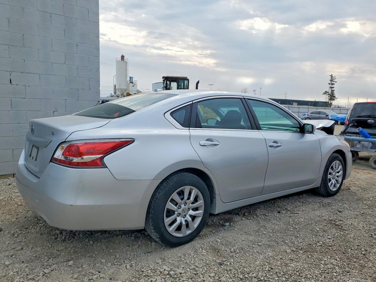 2015 Nissan Altima 2.5 S Серебряный vin: 1N4AL3AP7FC283020