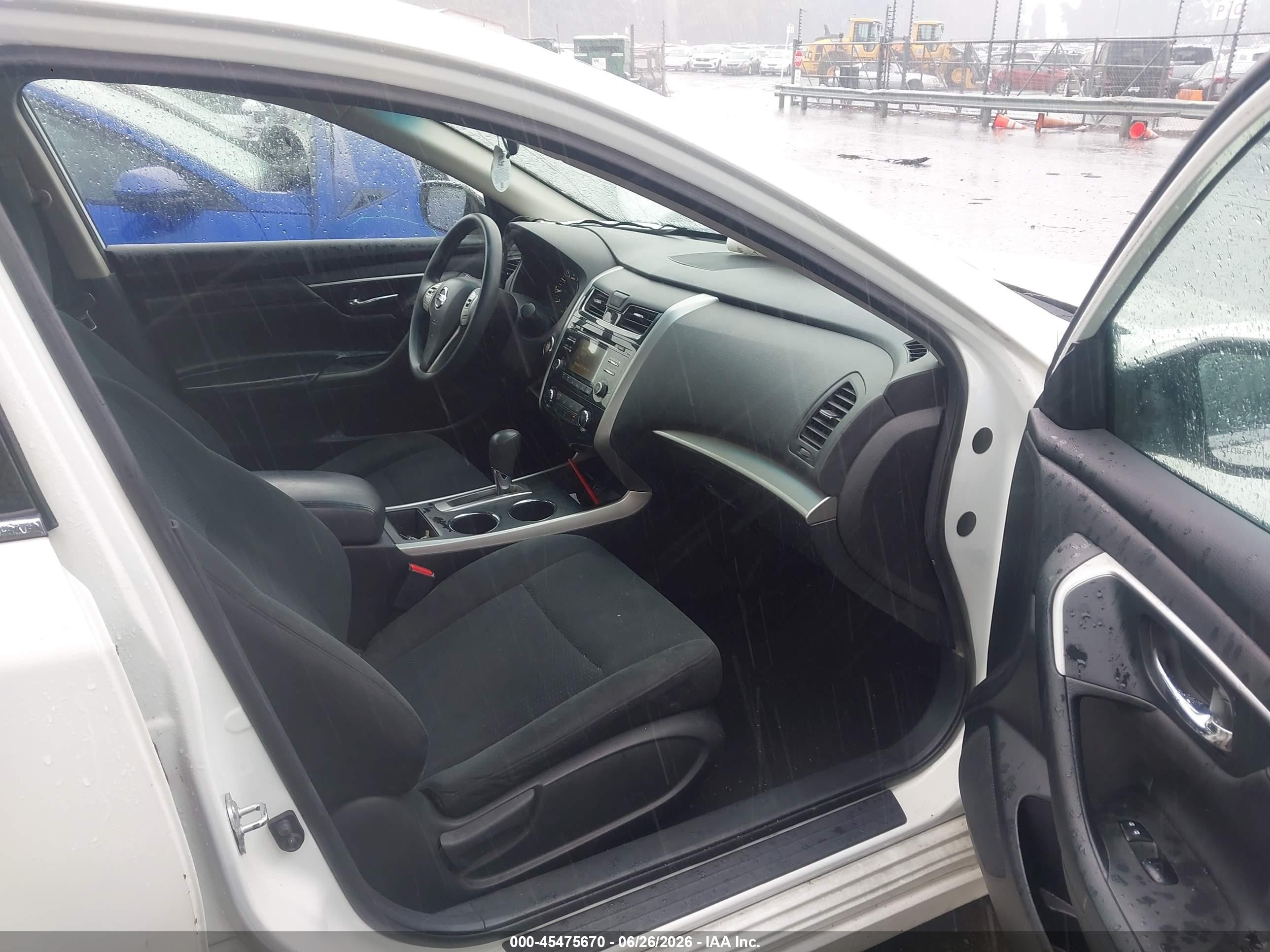 2015 Nissan Altima 2.5 S White vin: 1N4AL3AP7FC285575