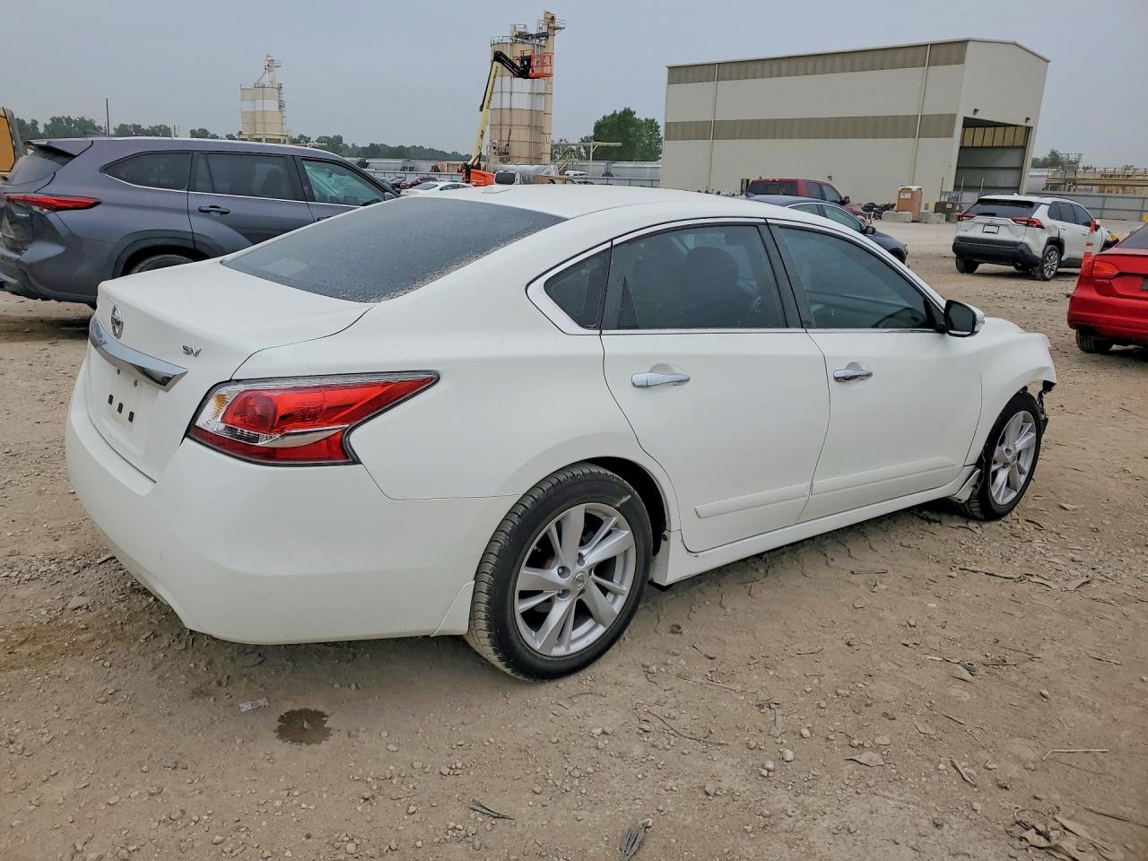 2015 Nissan Altima 2.5 Sv White vin: 1N4AL3AP7FC288900