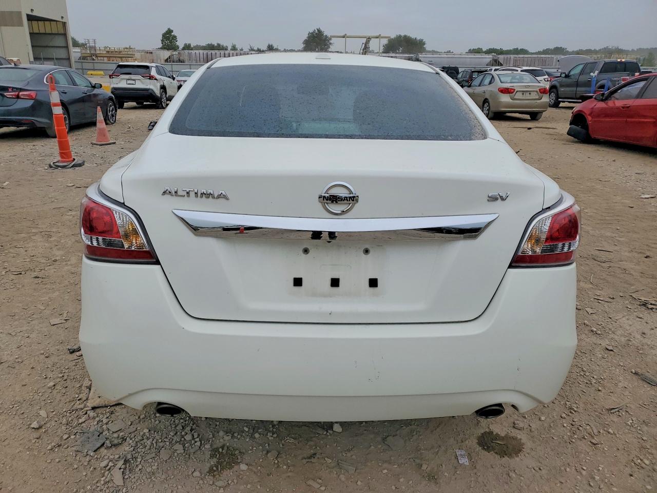 2015 Nissan Altima 2.5 Sv White vin: 1N4AL3AP7FC288900
