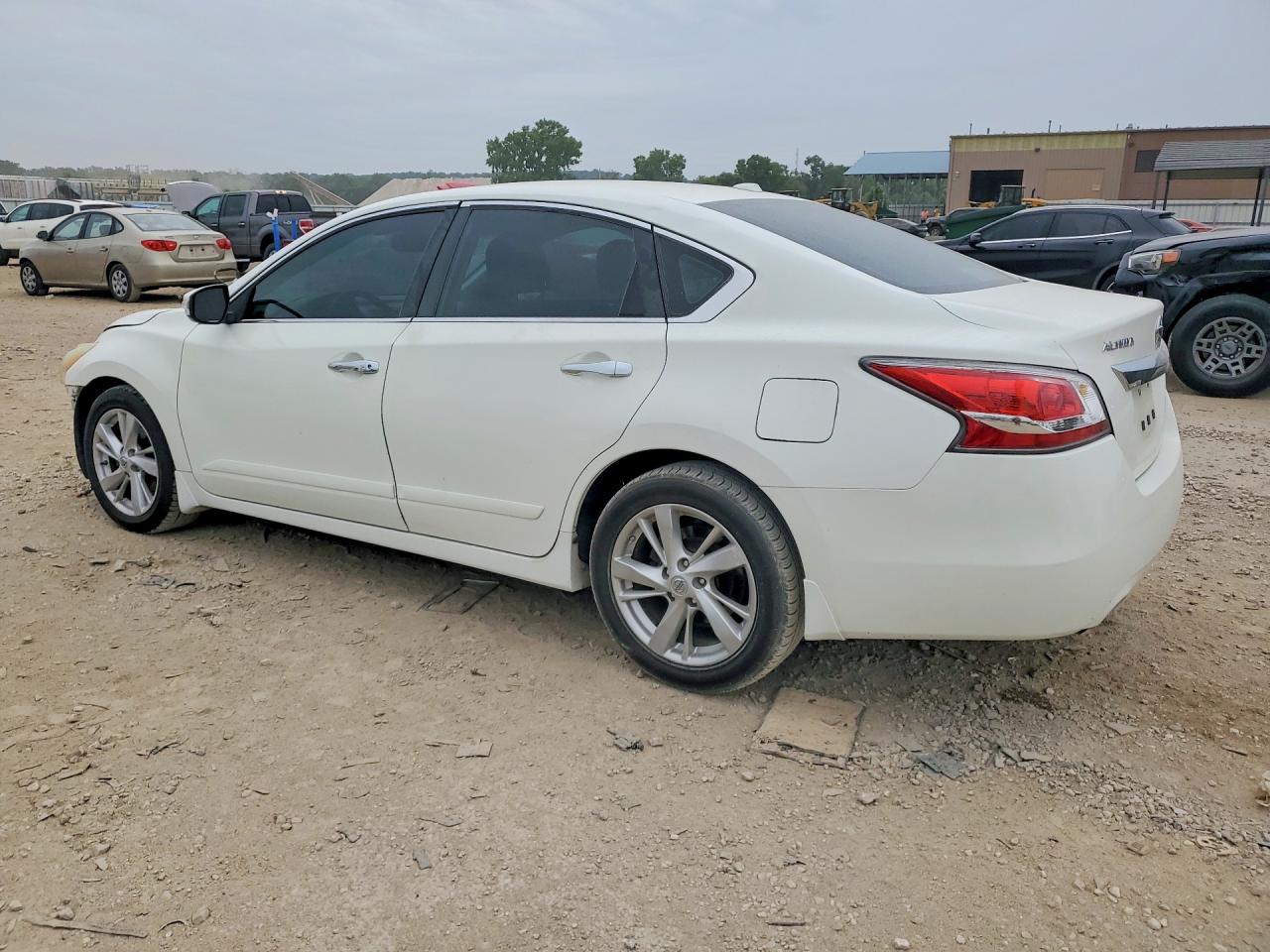 2015 Nissan Altima 2.5 Sv White vin: 1N4AL3AP7FC288900