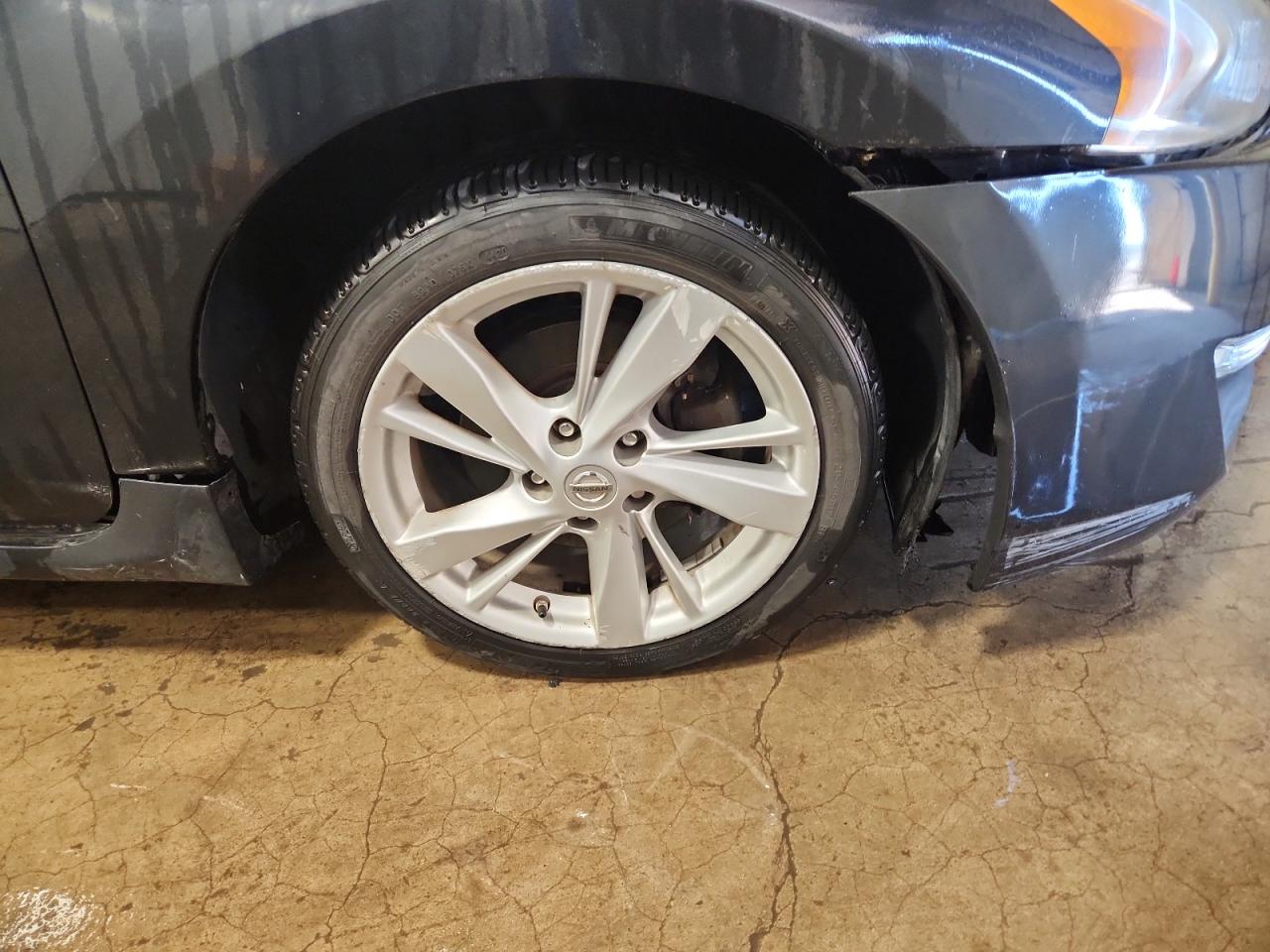 2015 Nissan Altima 2.5 Sv Blue vin: 1N4AL3AP7FC420523 Damage: Right Front Wheel, Curb Rash, > 12 Inches