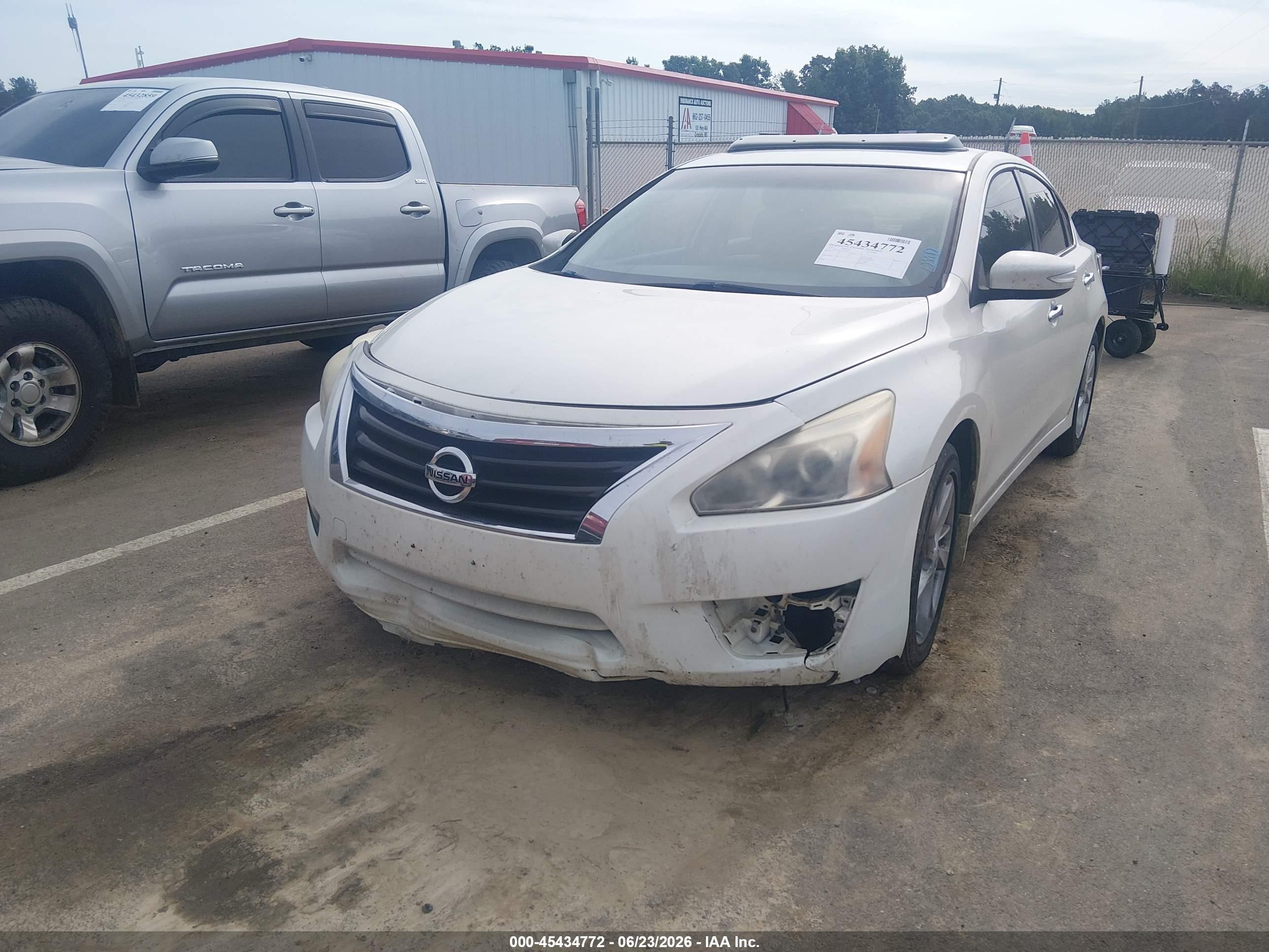 2015 Nissan Altima 2.5 Sv White vin: 1N4AL3AP7FC422451