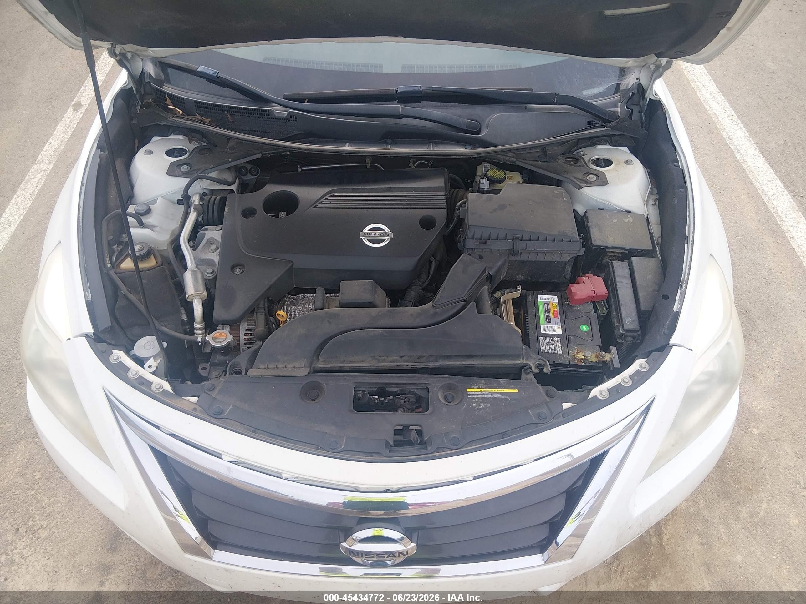2015 Nissan Altima 2.5 Sv White vin: 1N4AL3AP7FC422451