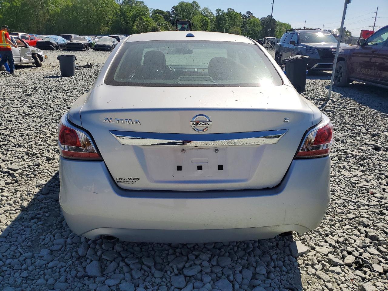2015 Nissan Altima 2.5 S Silver vin: 1N4AL3AP7FC425088