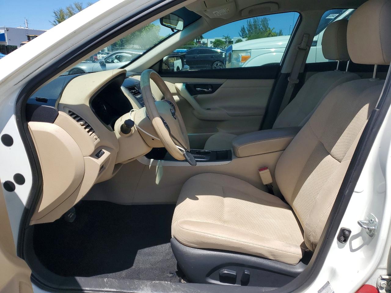 2015 Nissan Altima 2.5 S White vin: 1N4AL3AP7FC450461
