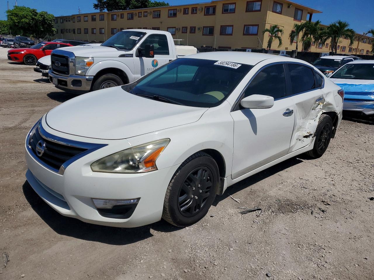 2015 Nissan Altima 2.5 S White vin: 1N4AL3AP7FC450461