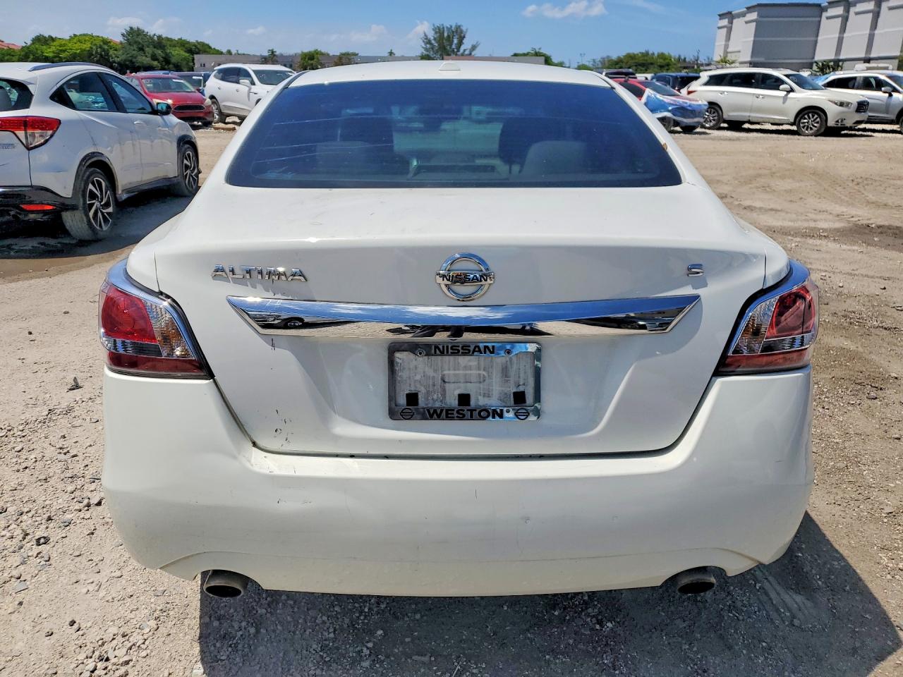 2015 Nissan Altima 2.5 S White vin: 1N4AL3AP7FC450461