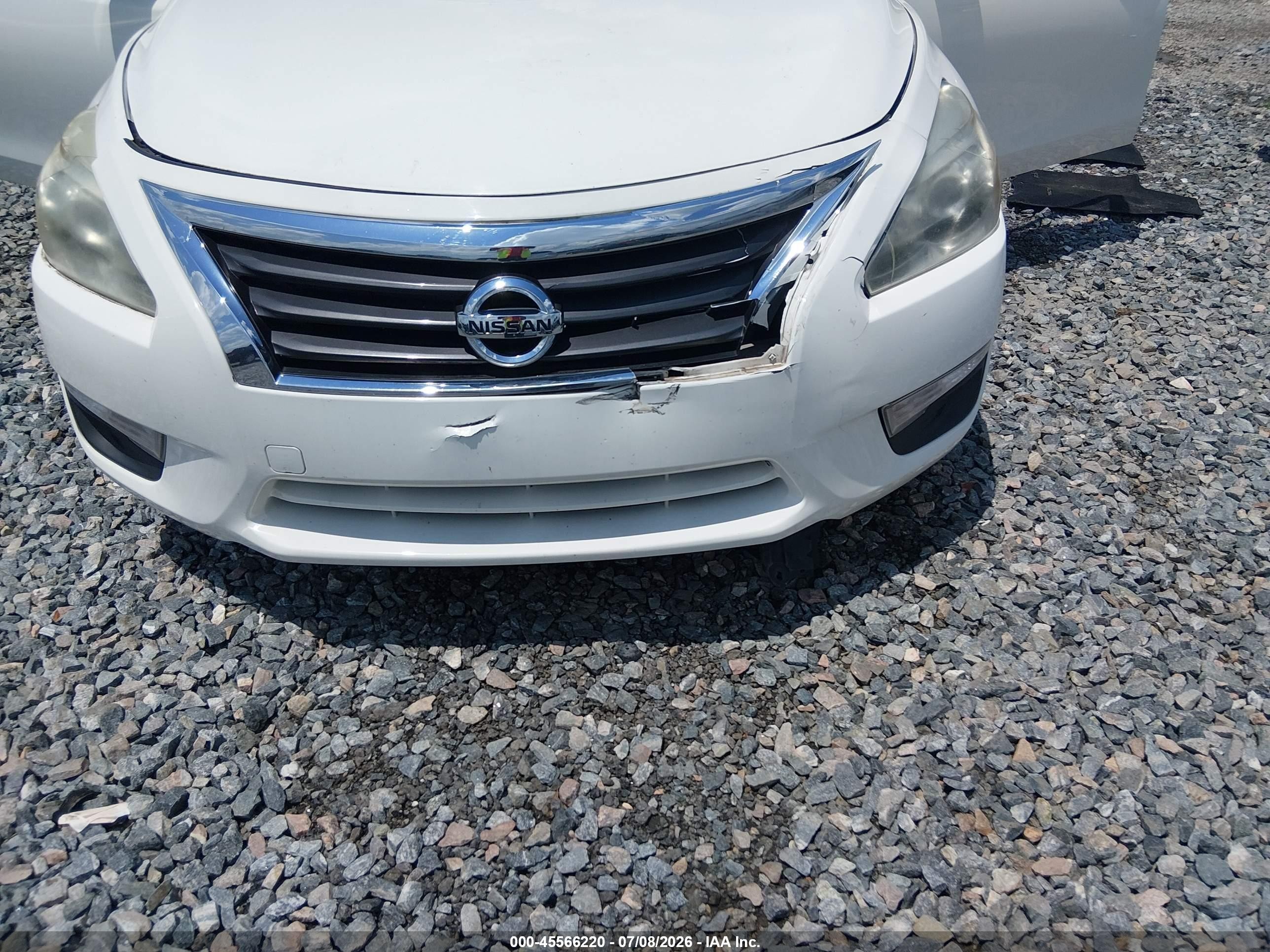 2015 Nissan Altima 2.5 S White vin: 1N4AL3AP7FC458060