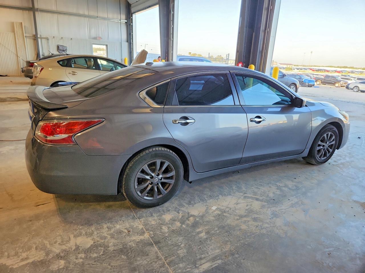 2015 Nissan Altima 2.5 S Silver vin: 1N4AL3AP7FC460259